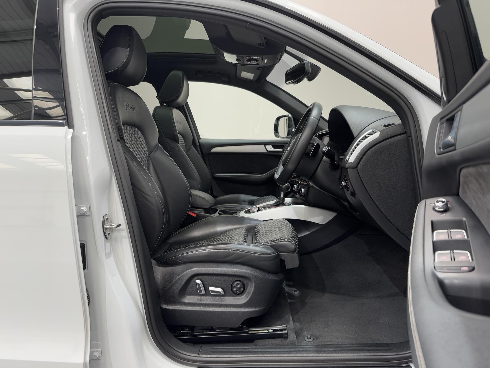 Audi SQ5 view 21