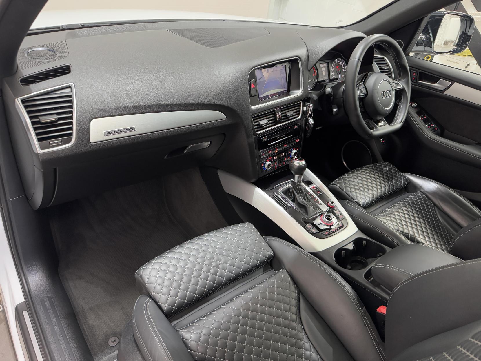Audi SQ5 view 46
