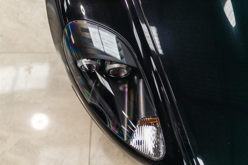 Aston Martin DB9 view 11