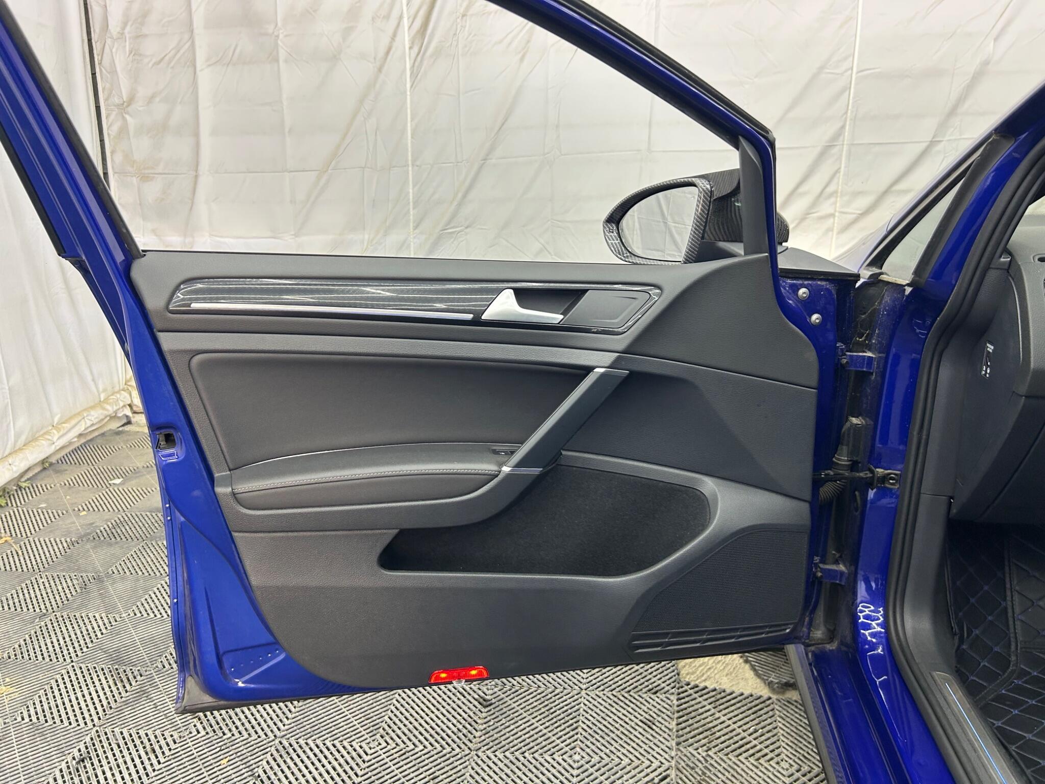 Volkswagen Golf view 29