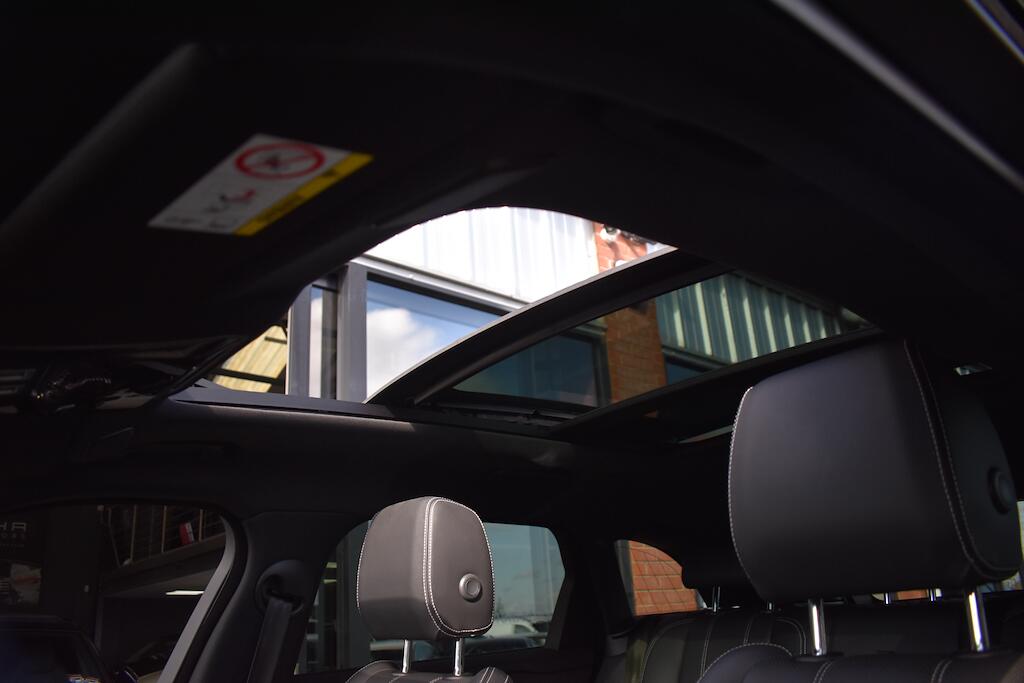 Land Rover Range Rover Velar view 17