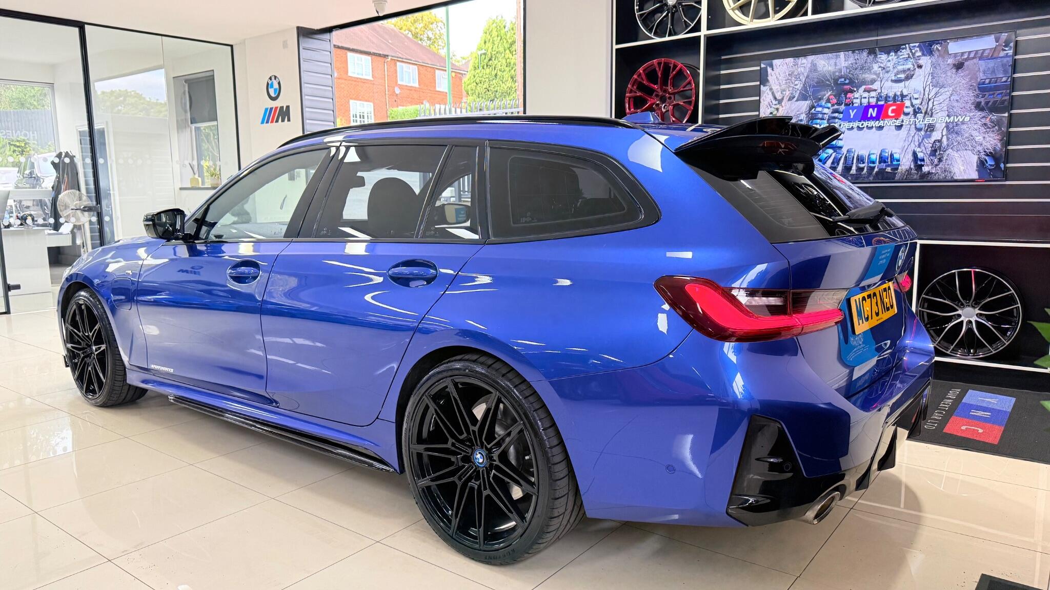 BMW 3 Series view 6