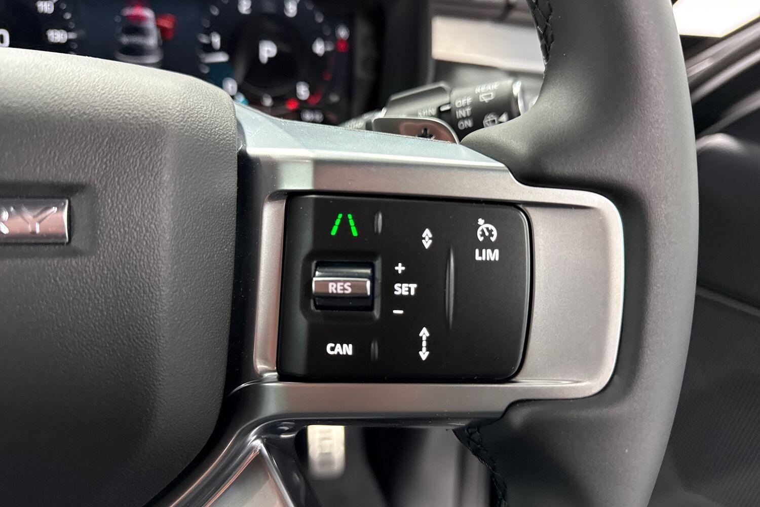 Land Rover Discovery view 25