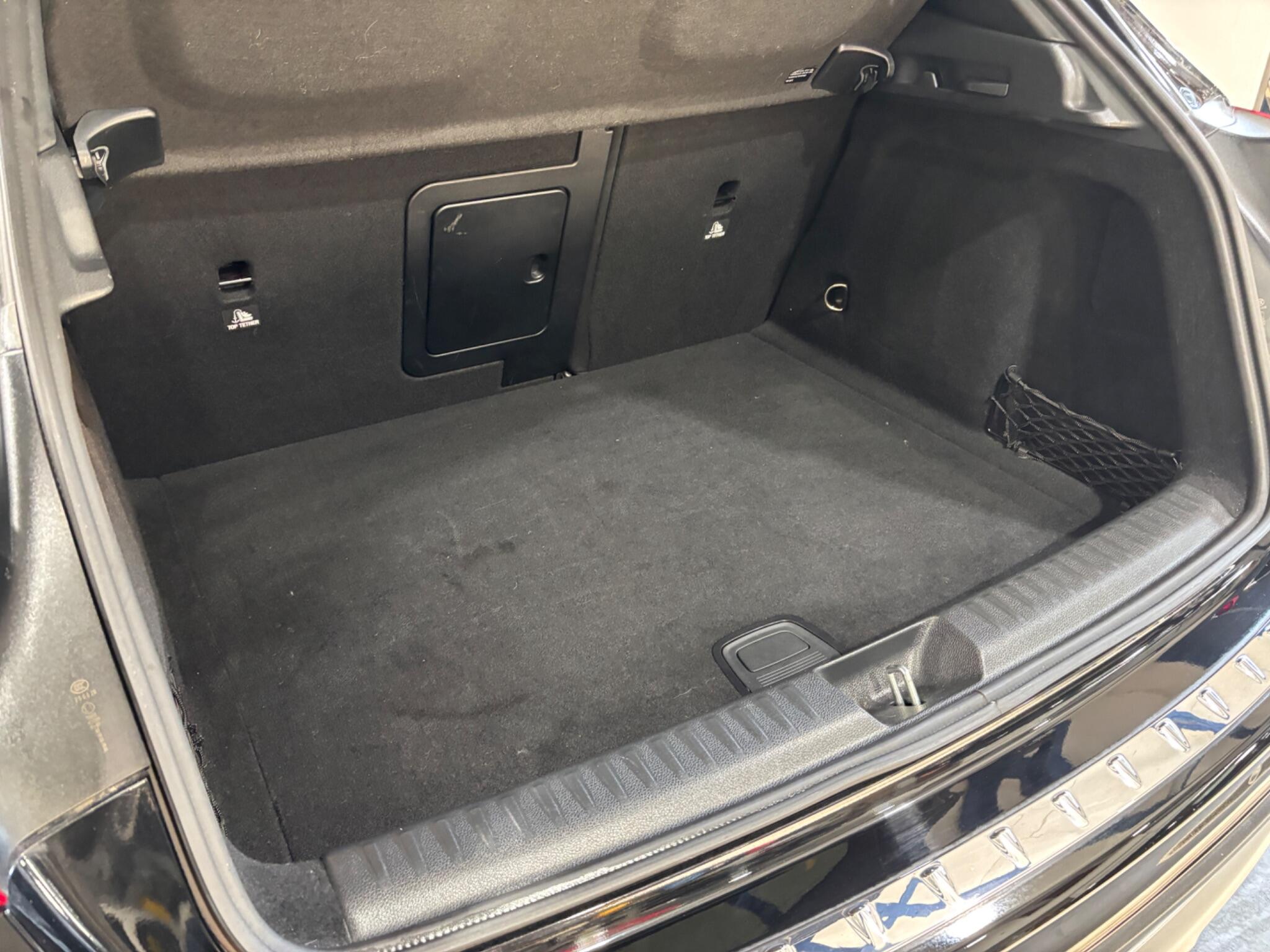 Mercedes-Benz Gla view 69