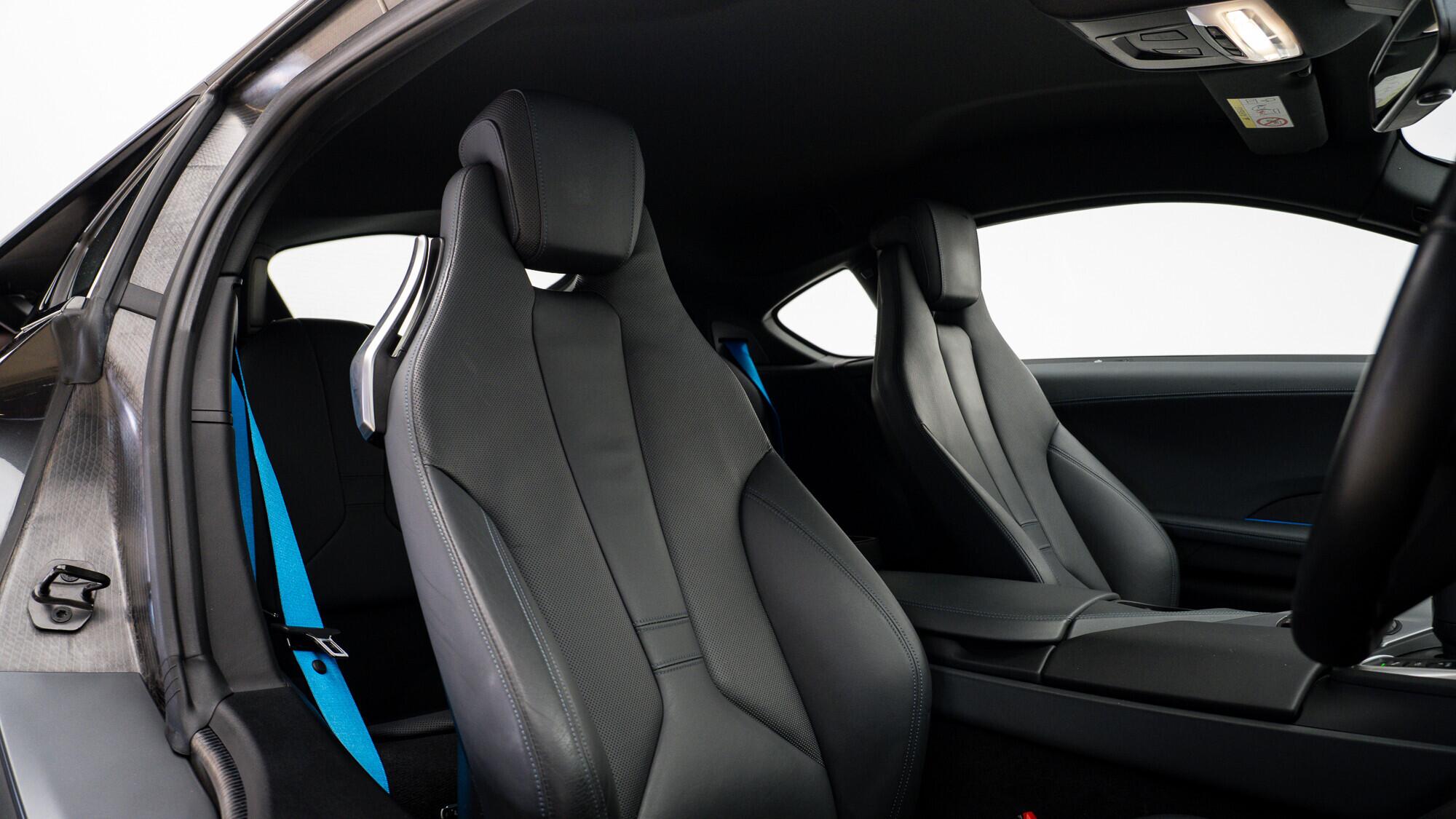BMW I8 view 6