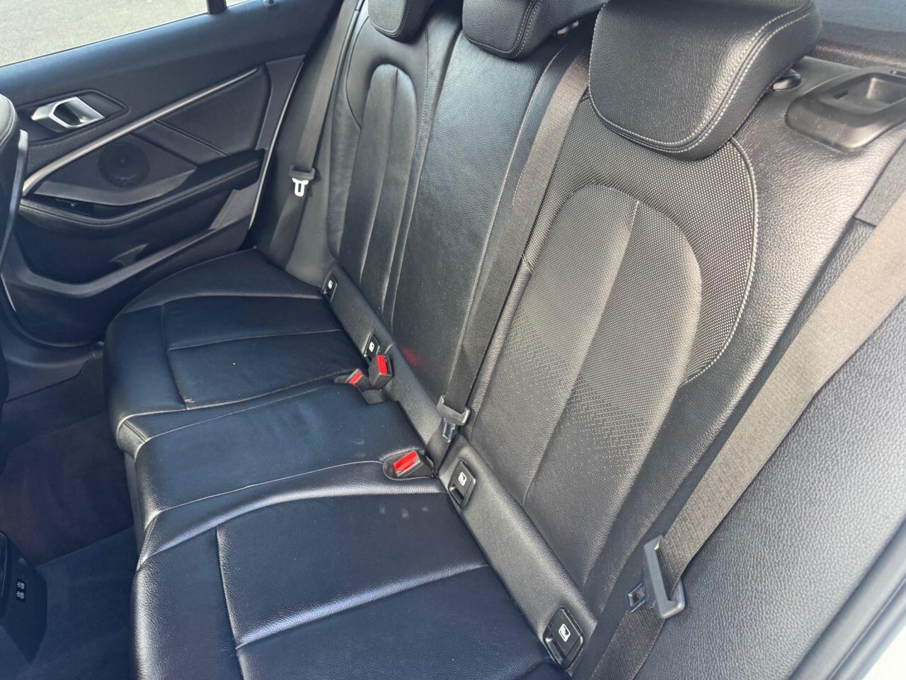 BMW 1 Series view 19