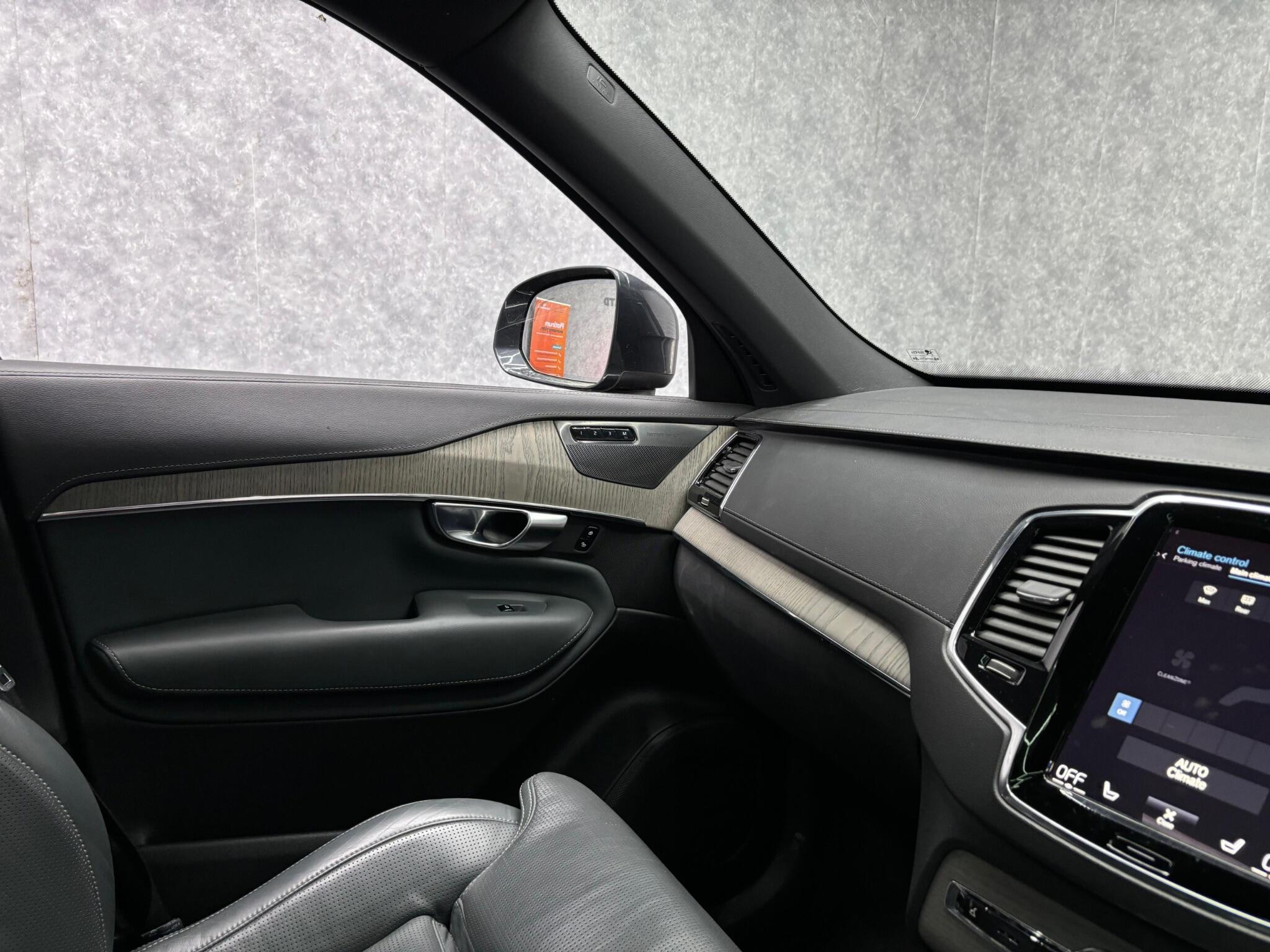 Volvo XC90 view 20