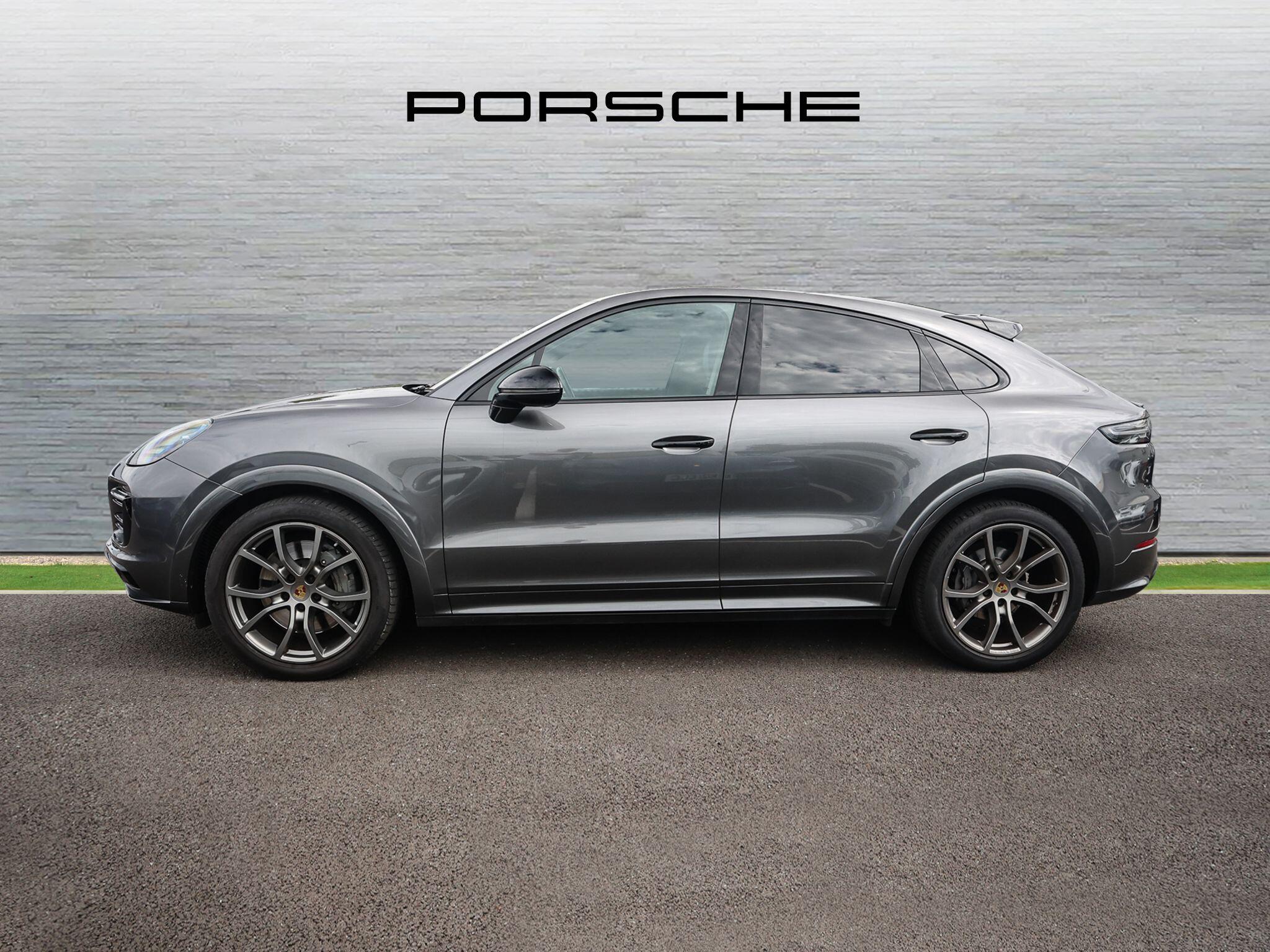 Porsche Cayenne view 35