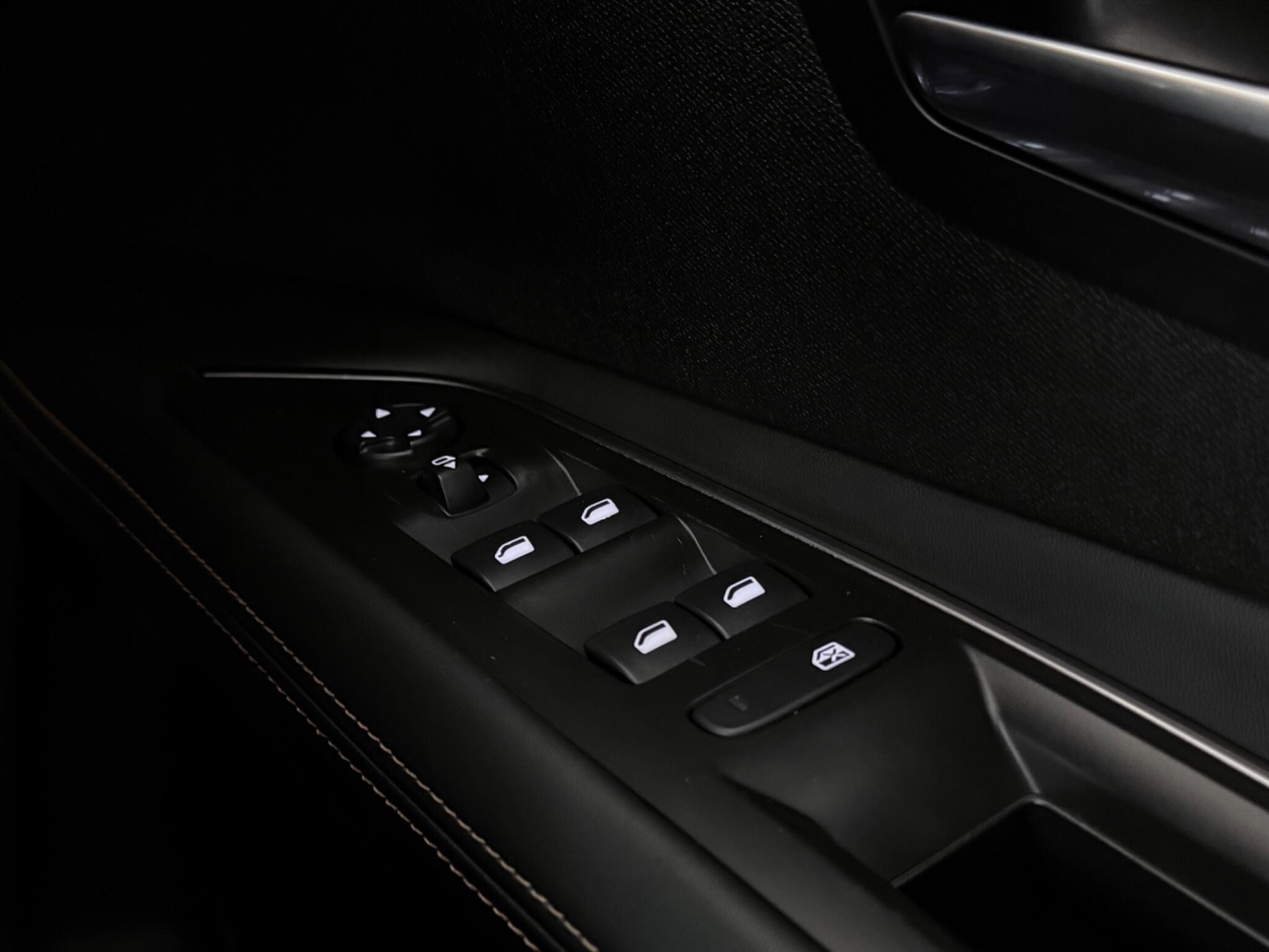 Peugeot 3008 view 17