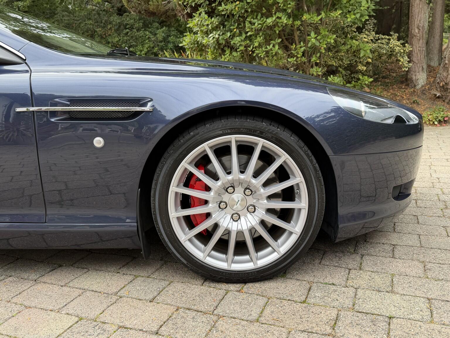 Aston Martin DB9 view 14