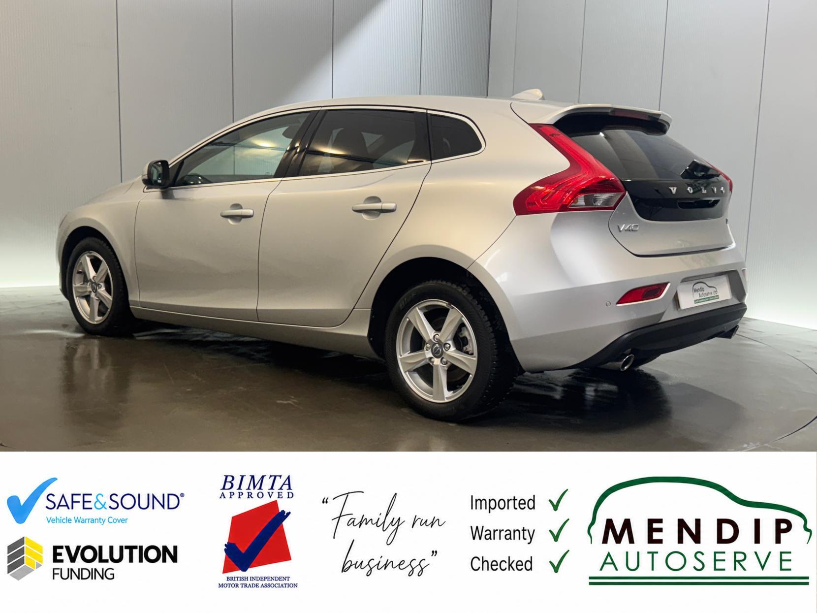 Volvo V40 view 12