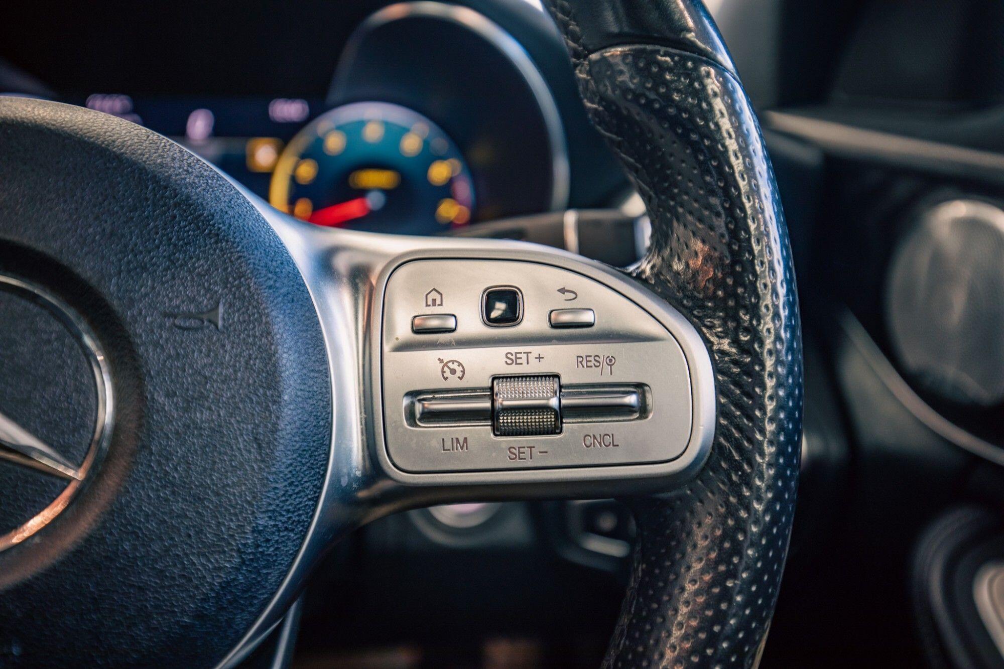 Mercedes-Benz C-Class view 13
