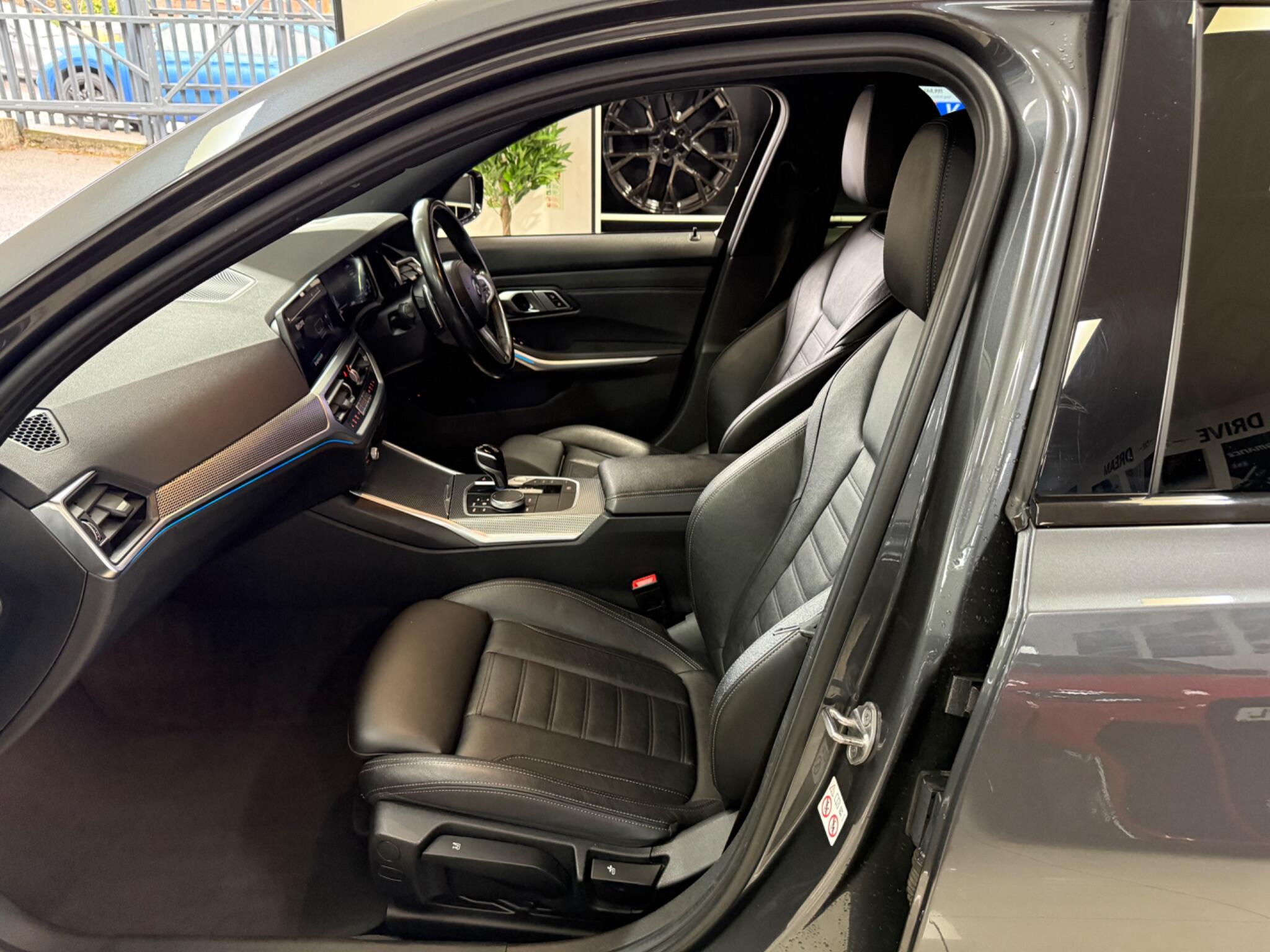 BMW 3 Series view 34