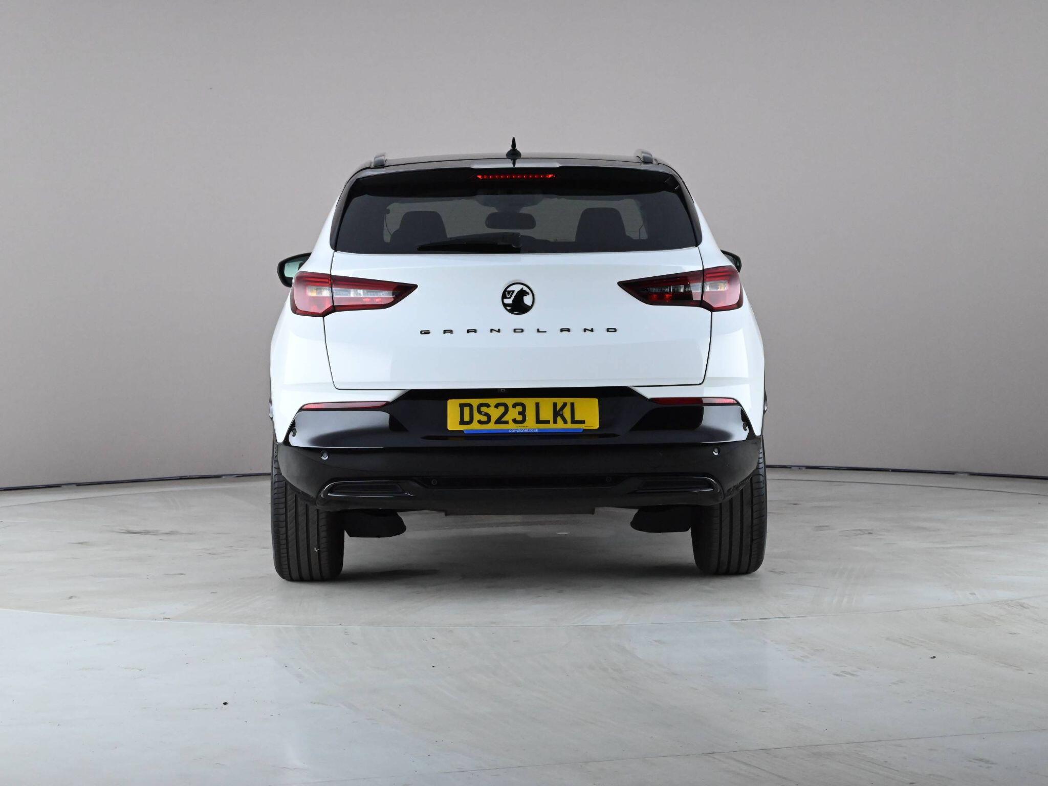 Vauxhall Grandland view 7