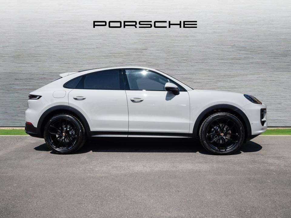 Porsche Cayenne view 42