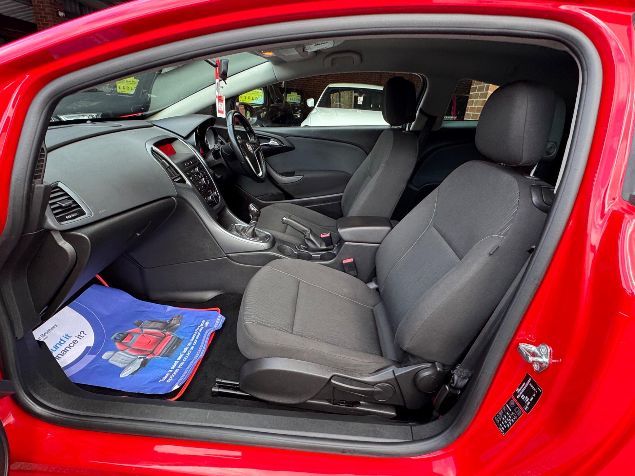 Vauxhall Astra GTC view 7
