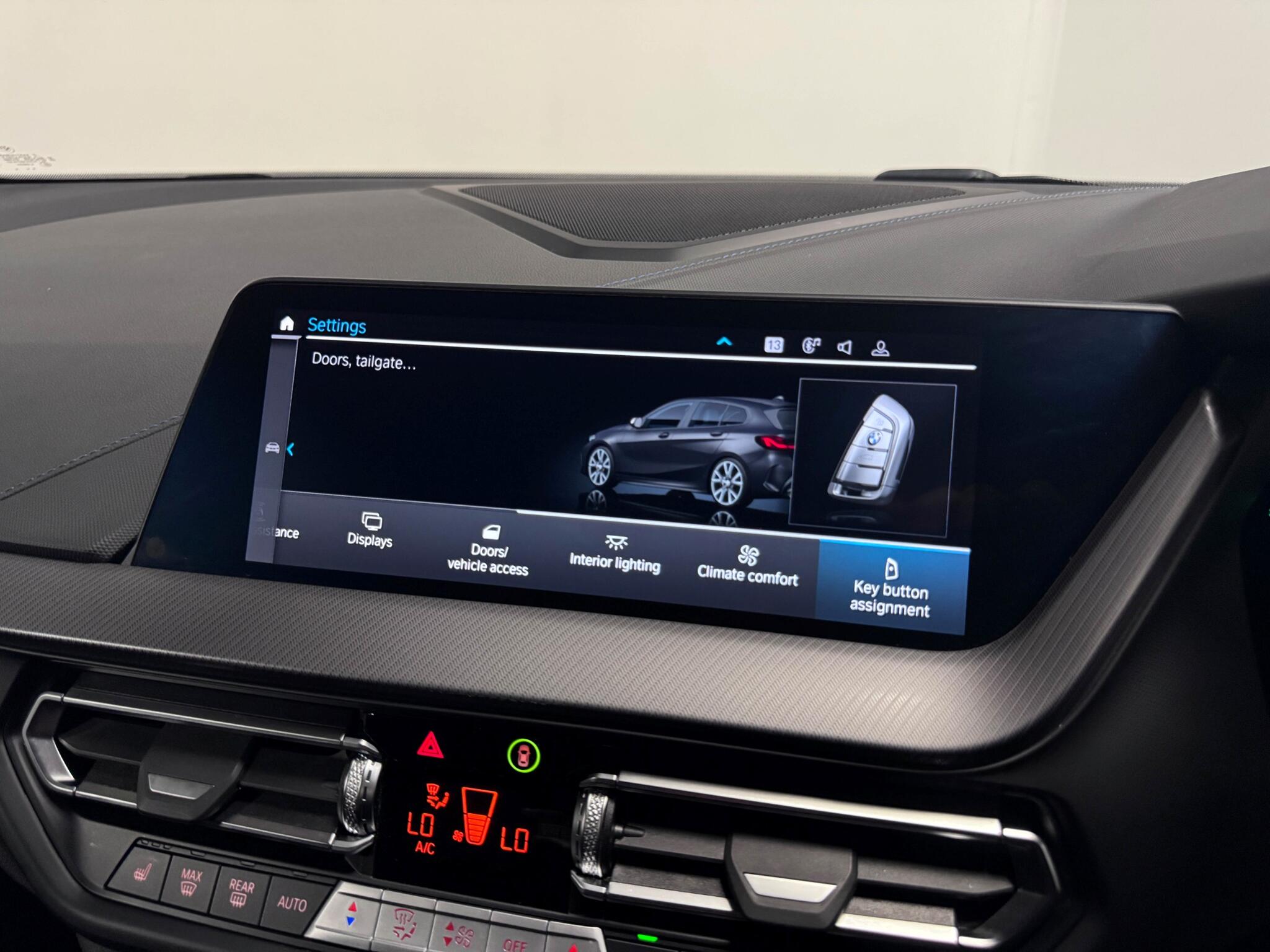 BMW 1 Series view 44