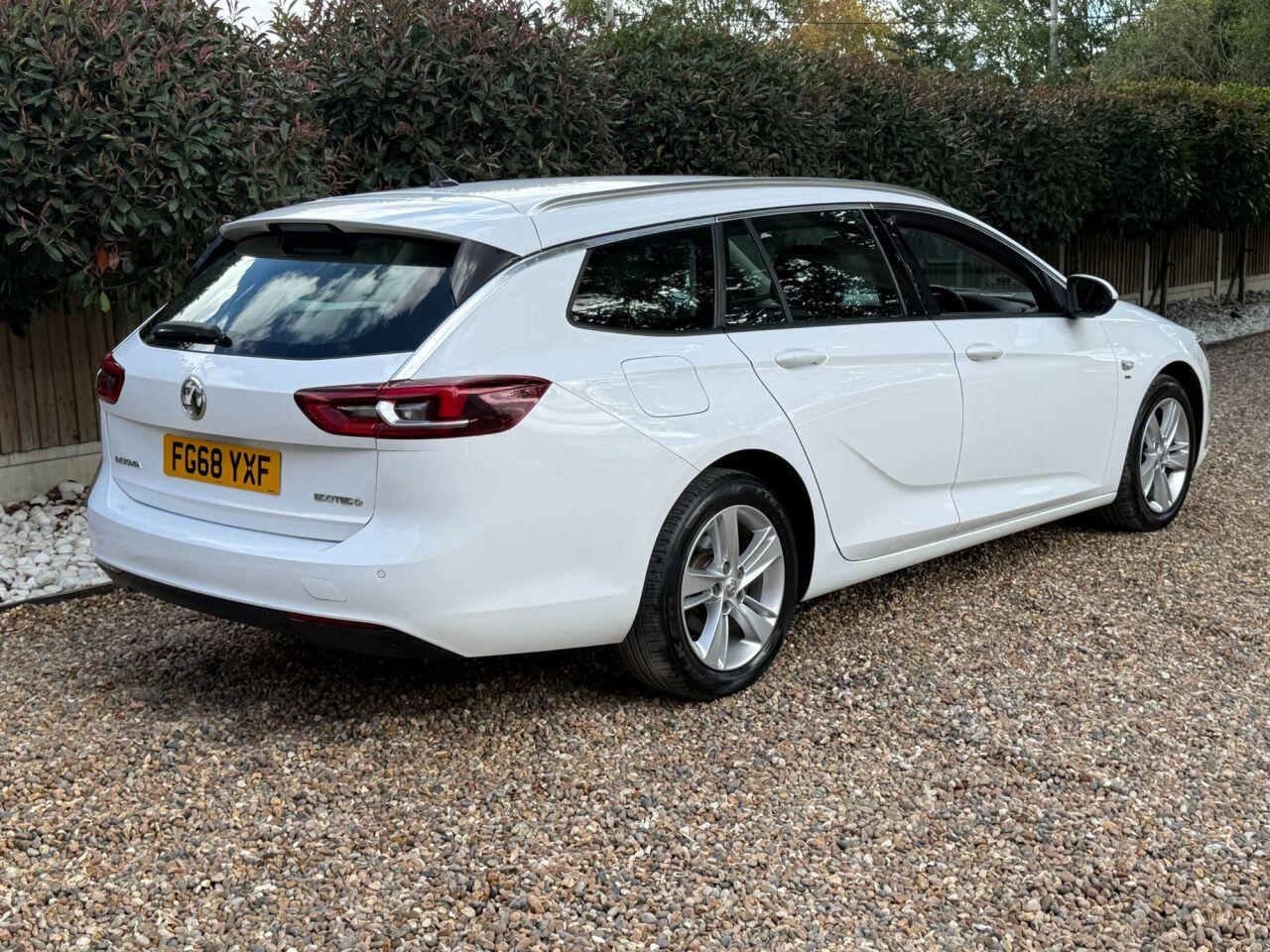 Vauxhall Insignia view 8