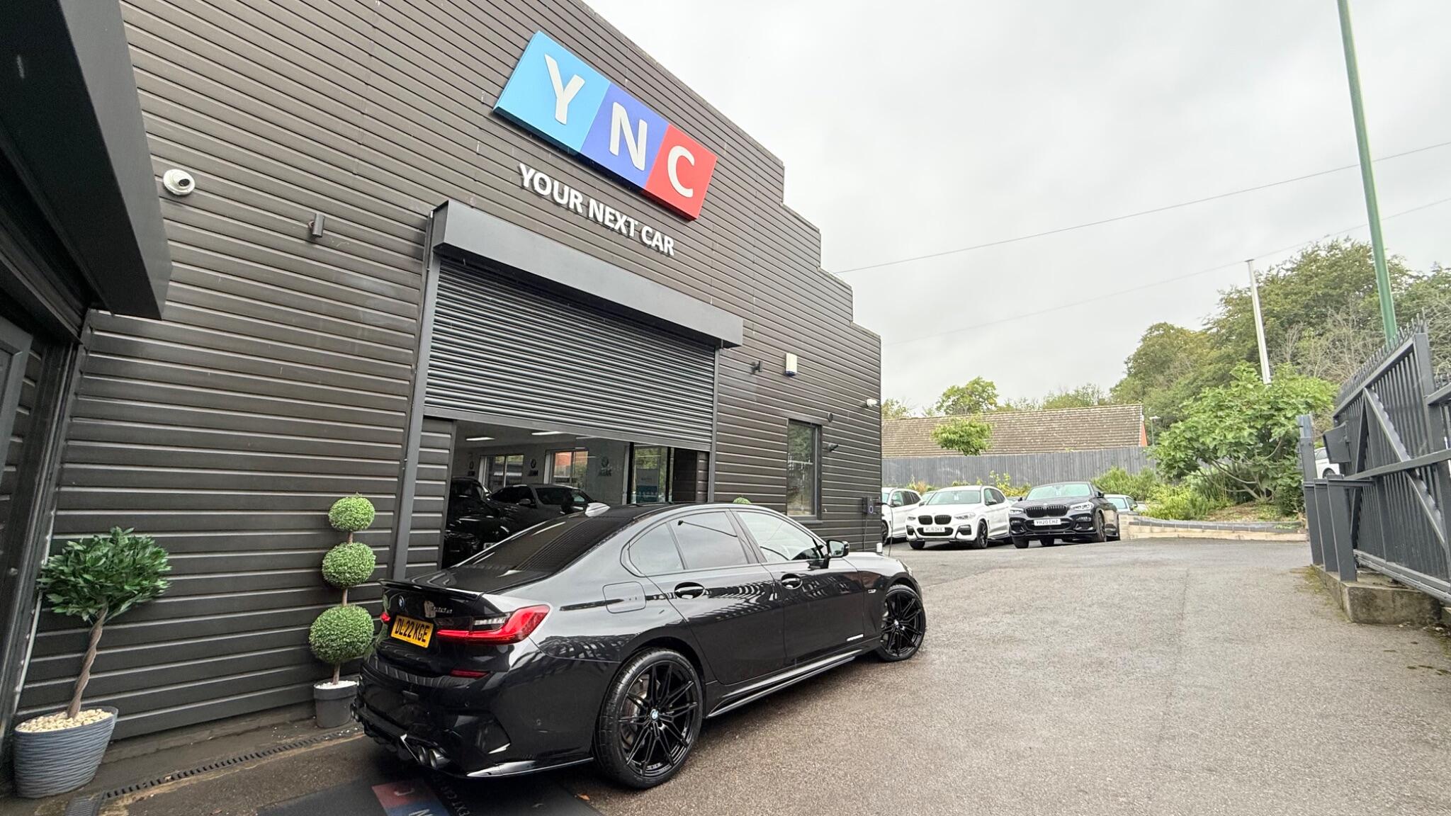 BMW 3 Series view 5