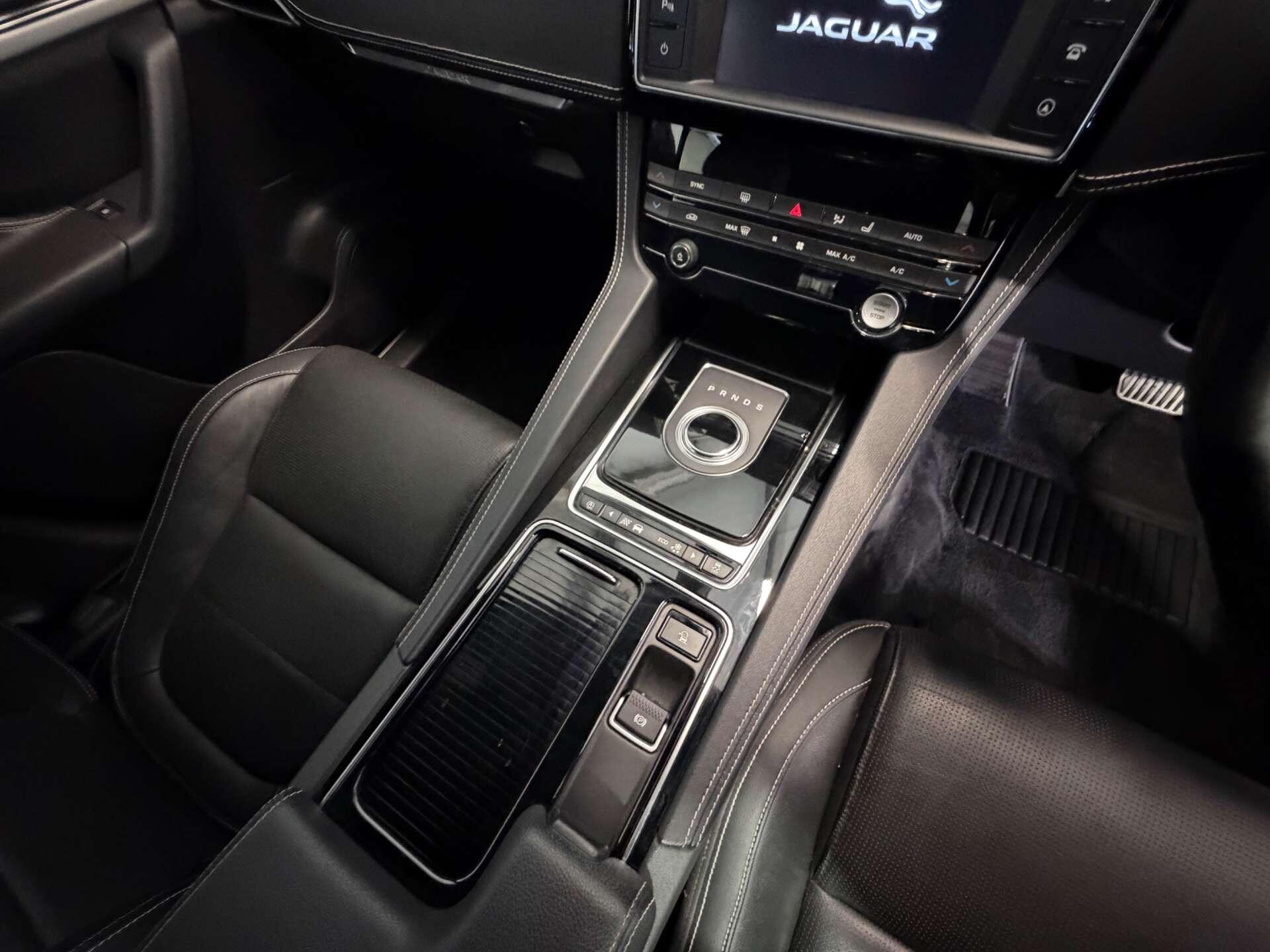 Jaguar F-Pace view 18