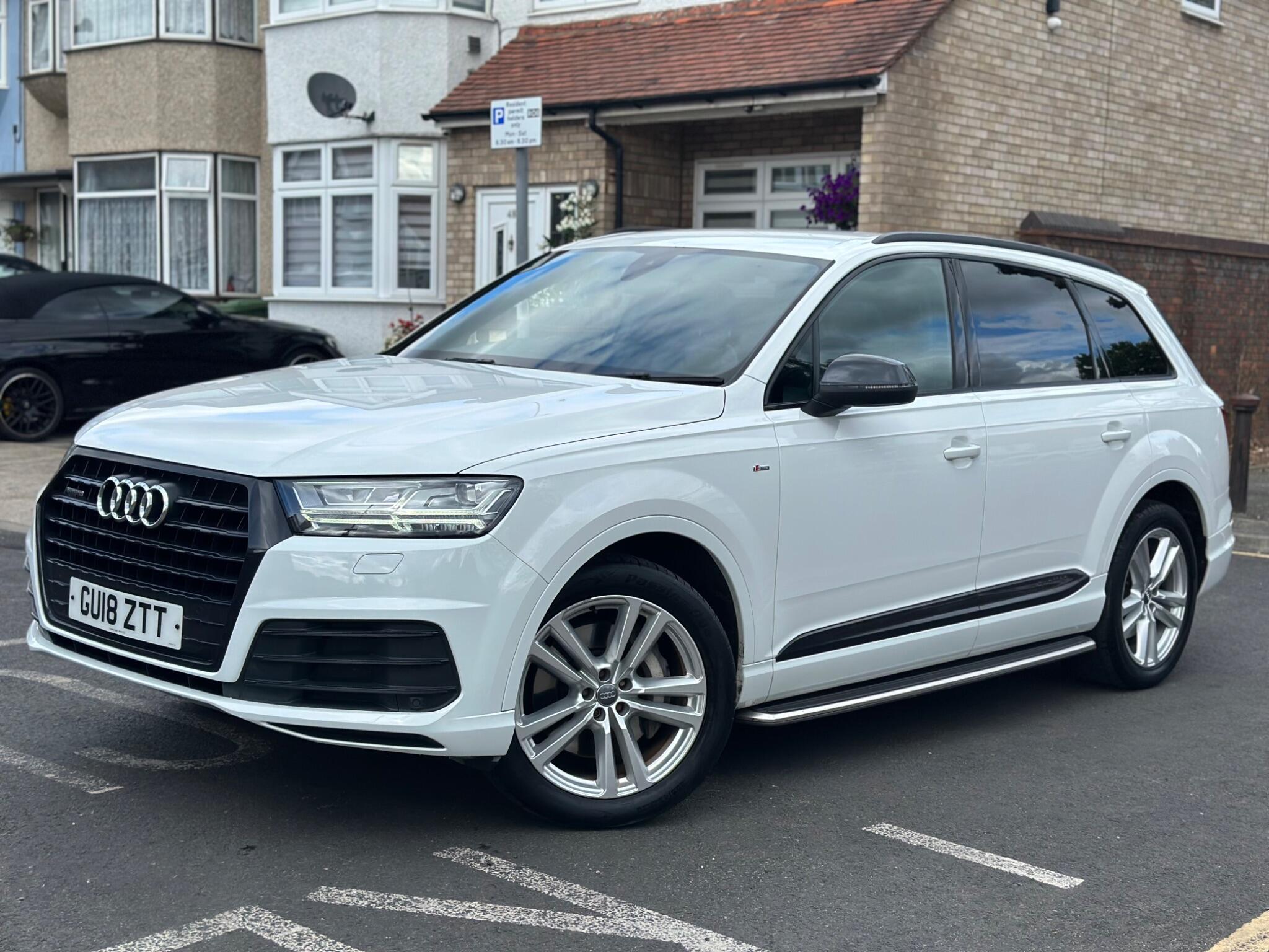 Audi Q7 view 3