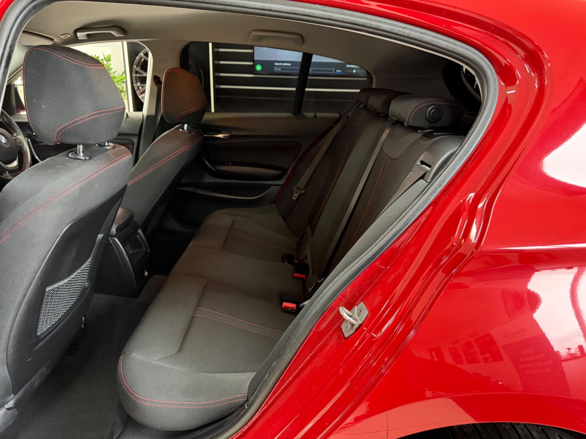 BMW 1 Series view 29