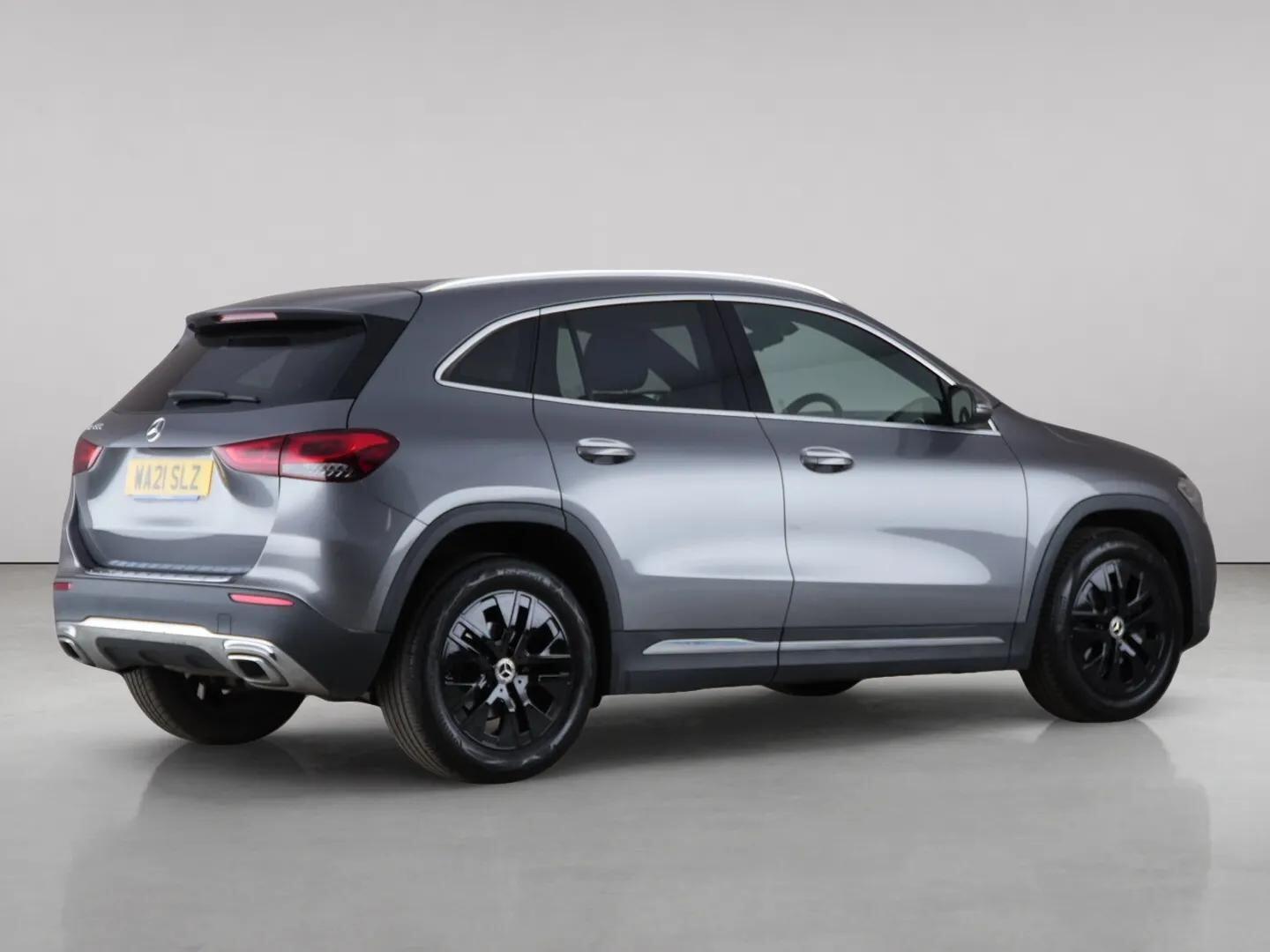 Mercedes-Benz Gla view 12