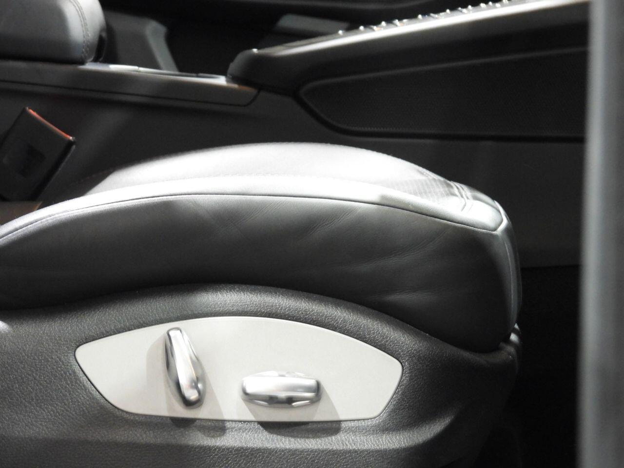 Porsche Macan view 31