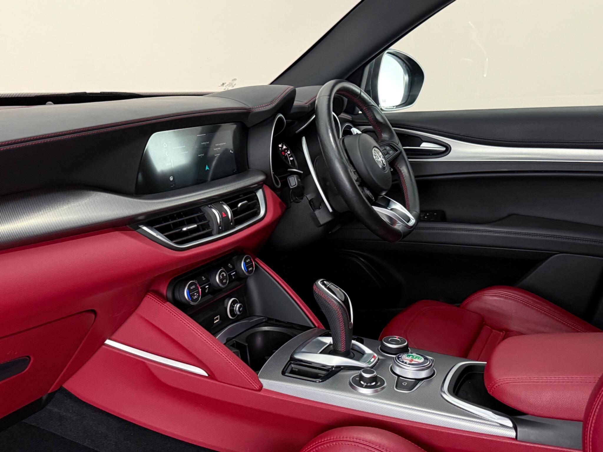Alfa Romeo Stelvio view 4