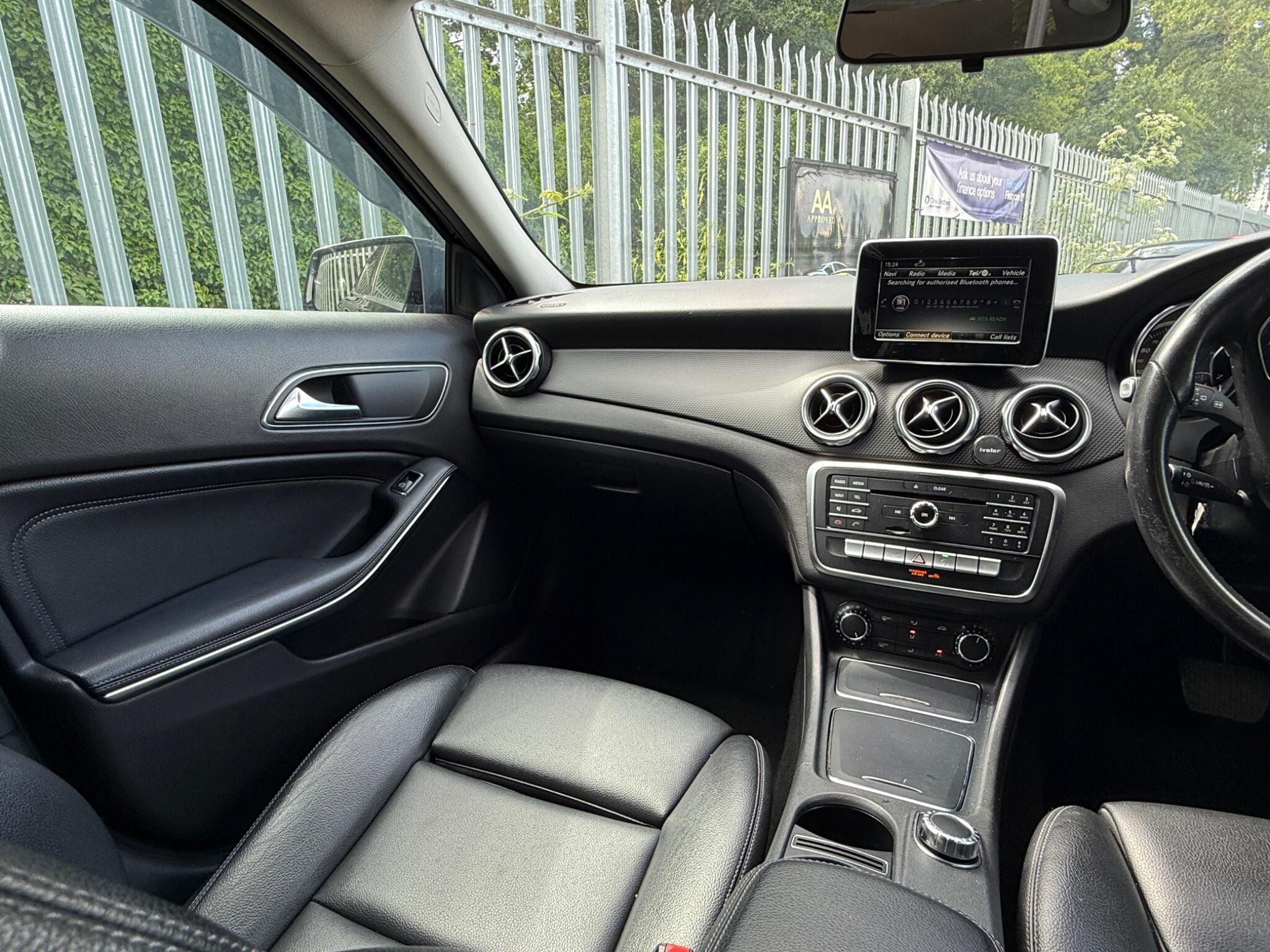 2017 Mercedes-Benz GLA image 21