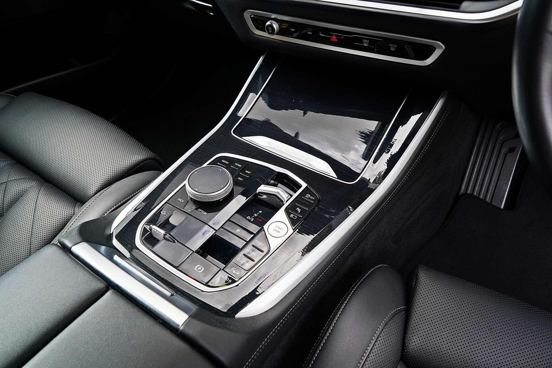 BMW X5 view 16
