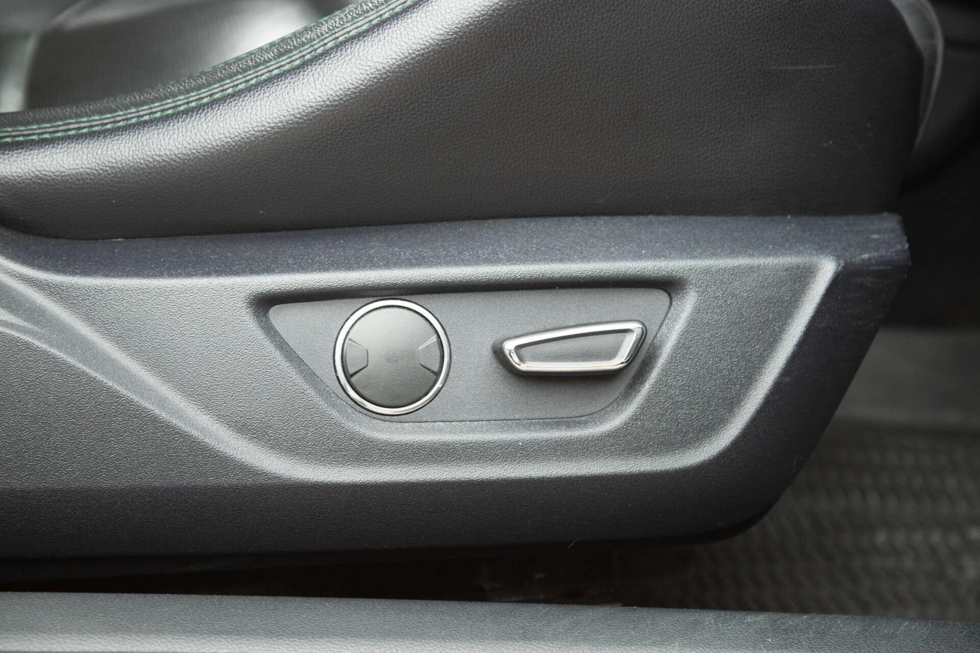 Ford Mustang view 40