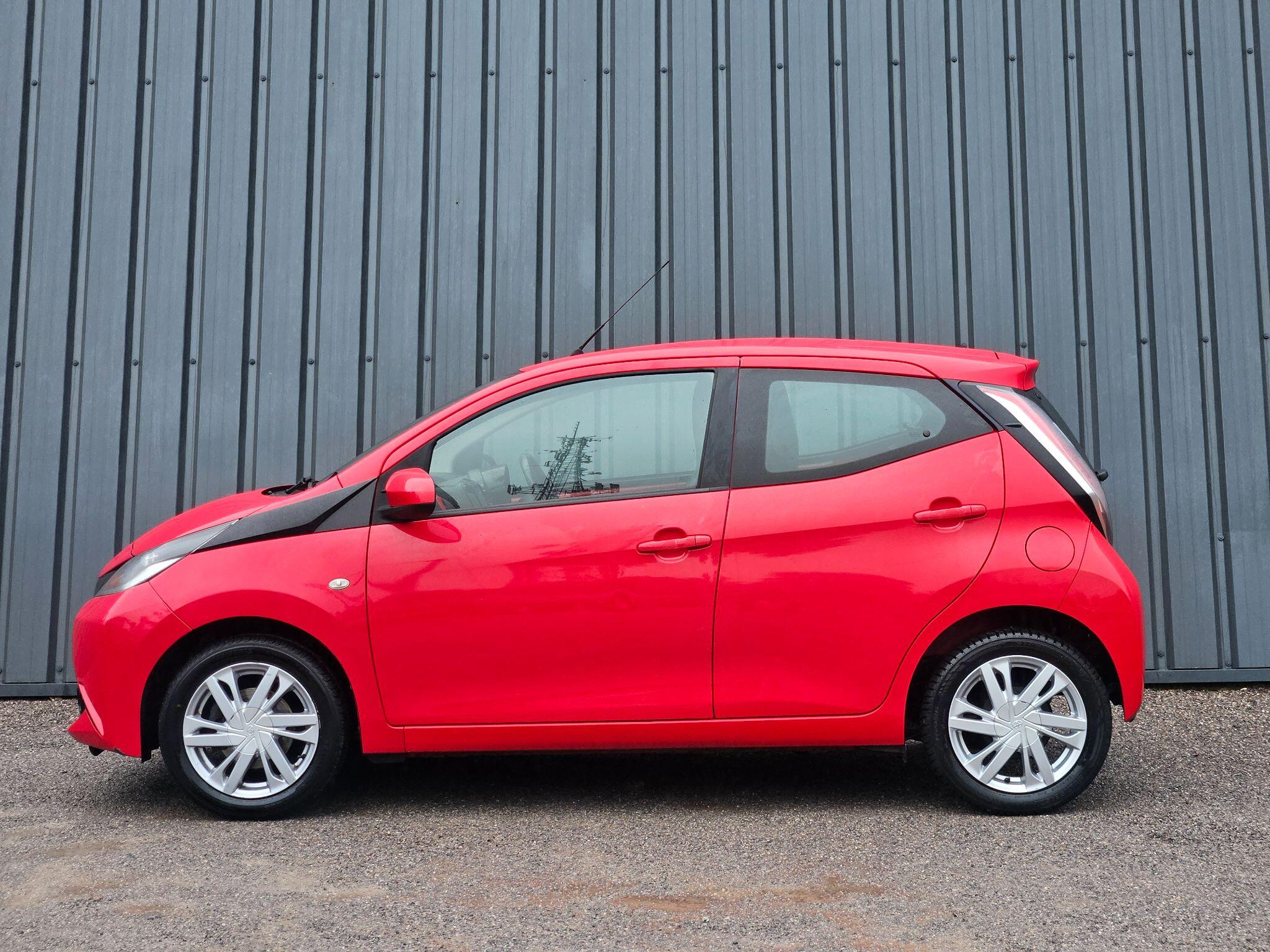 2015 Toyota AYGO image 5
