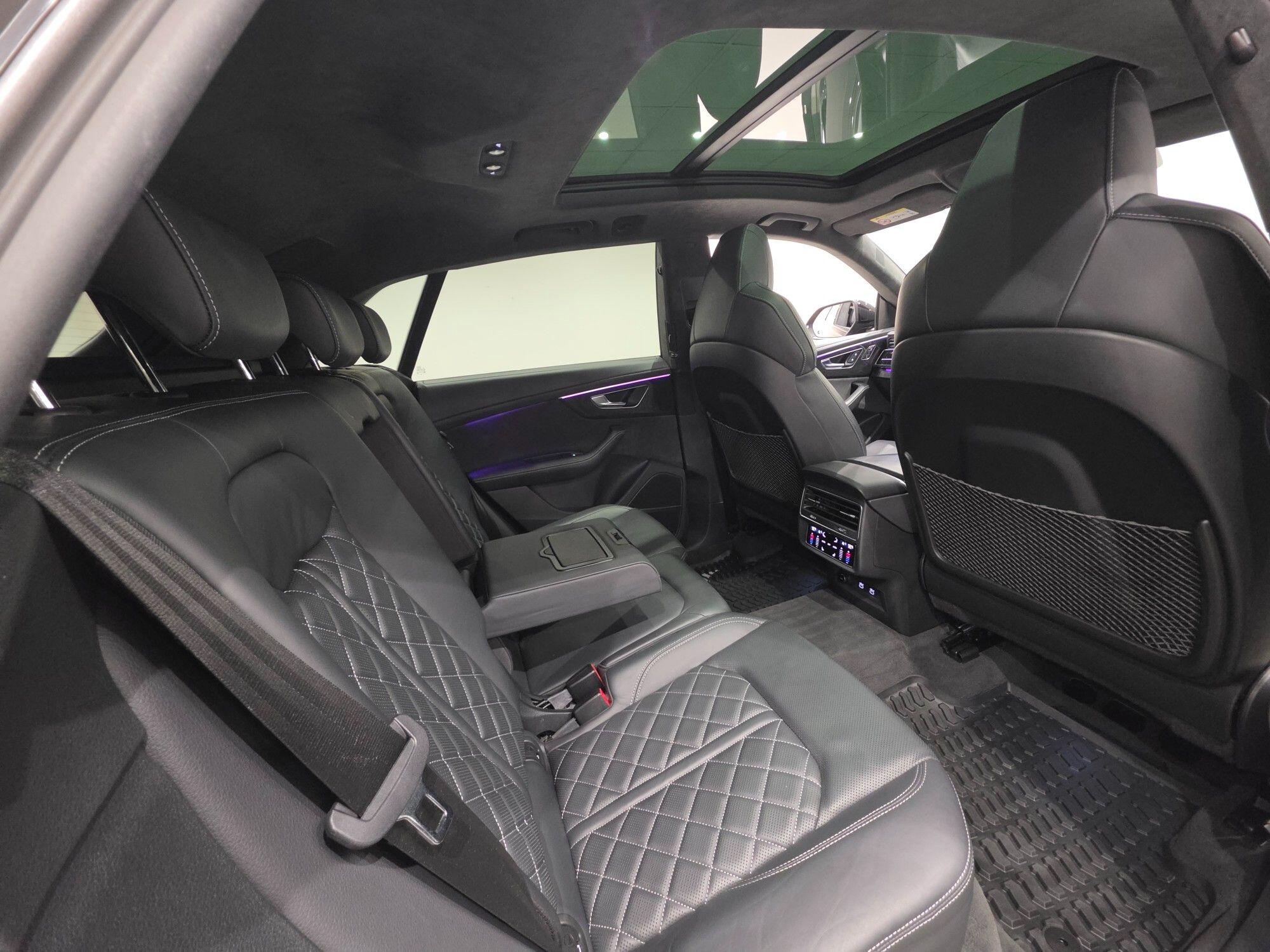 Audi Q8 view 81