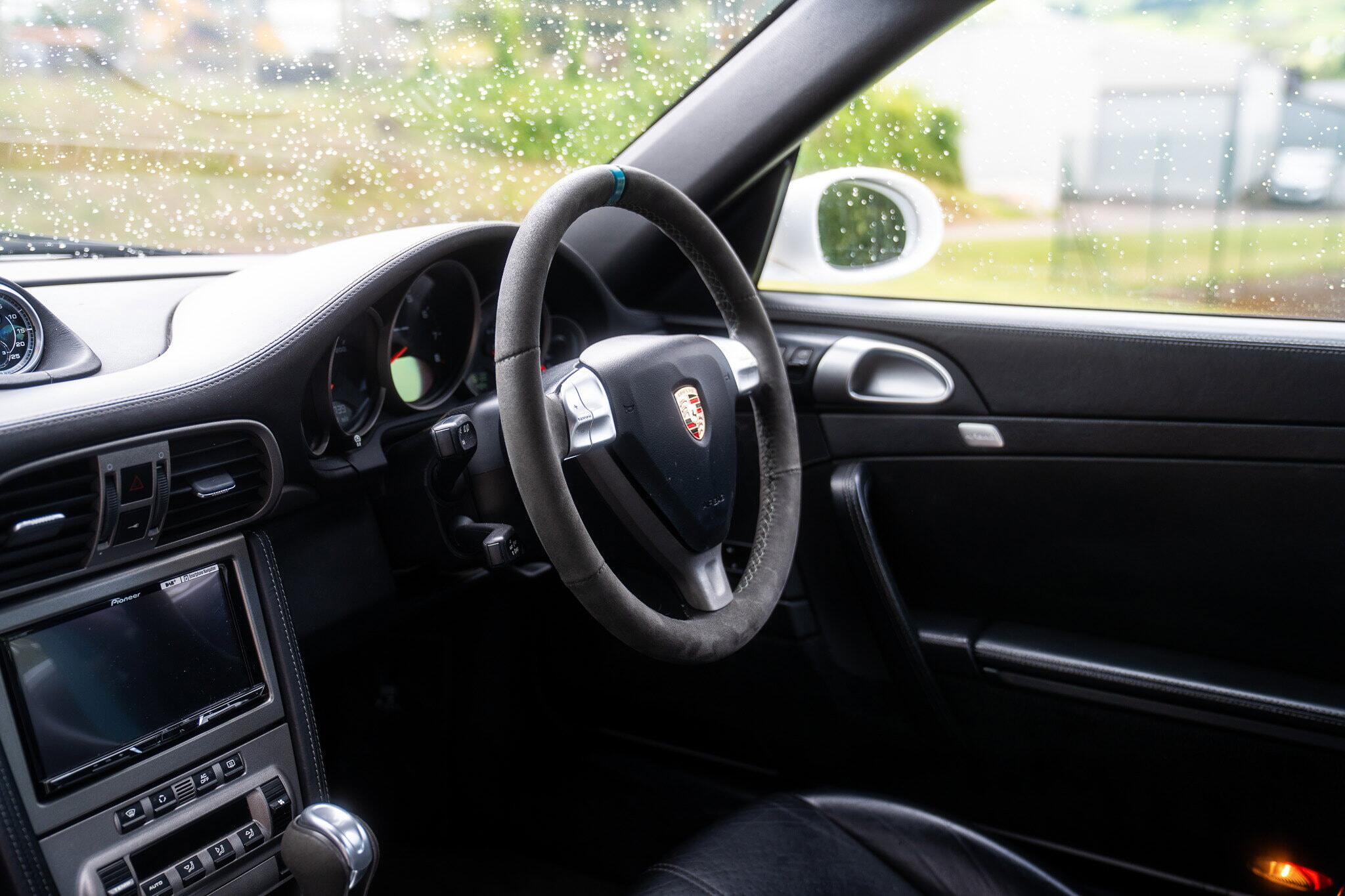 Porsche 911 view 31