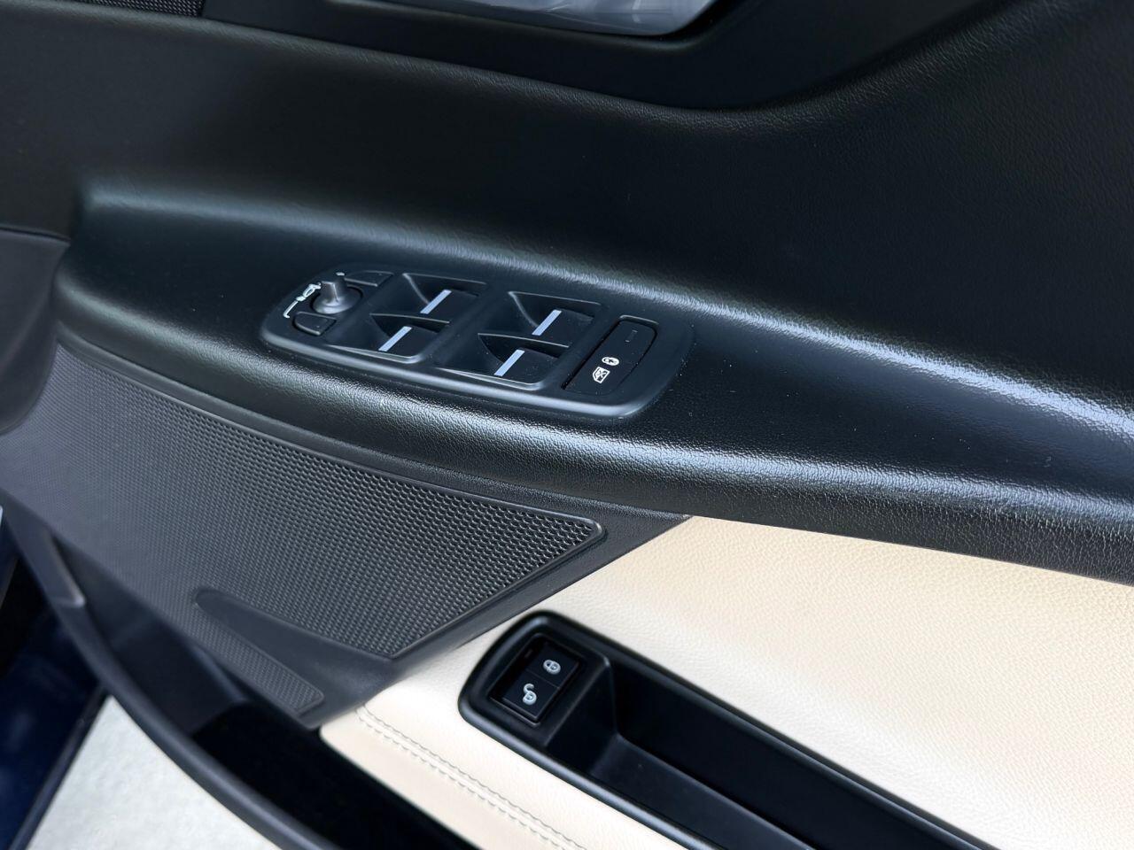 Jaguar Xe view 22