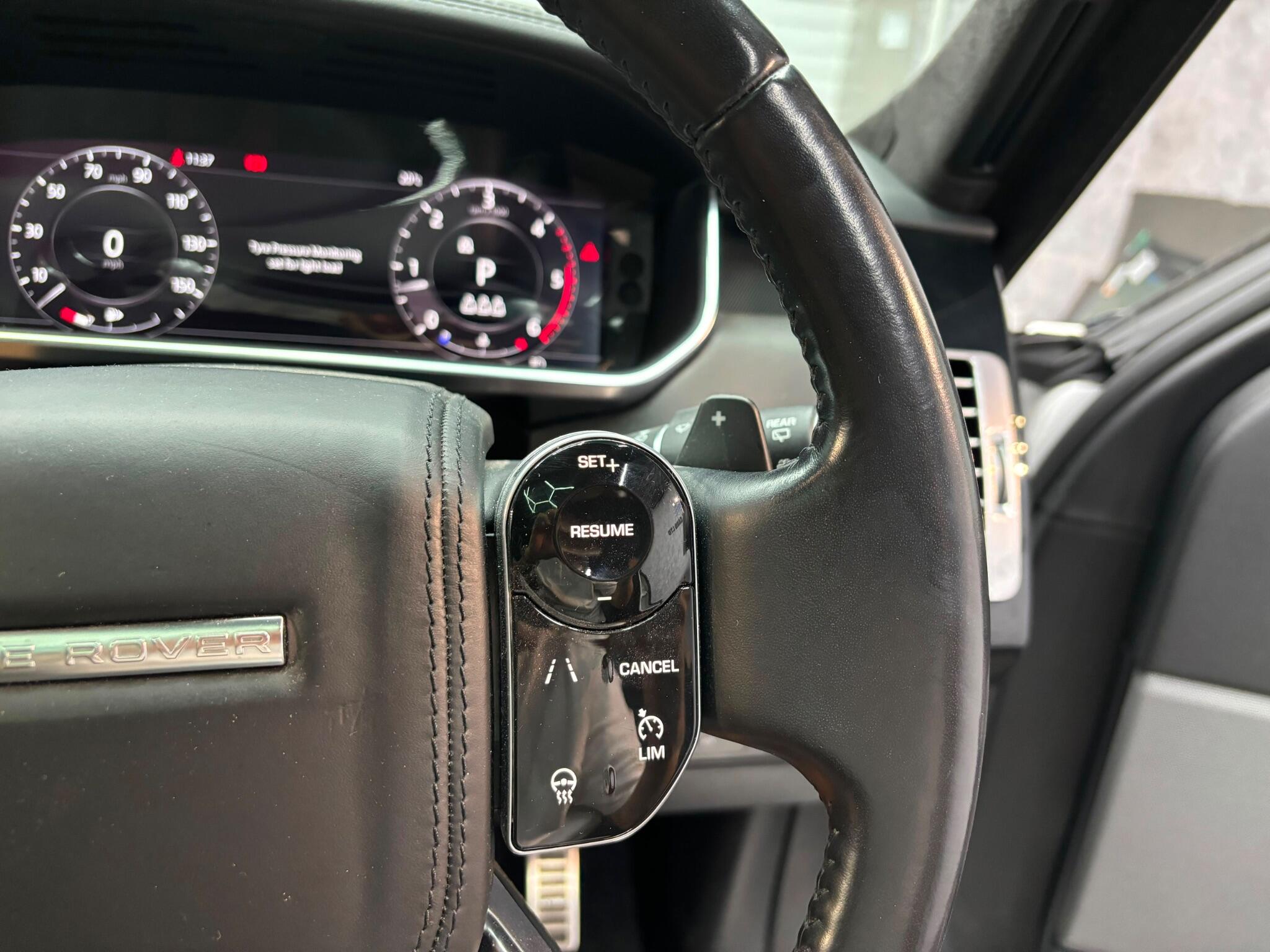 Land Rover Range Rover view 15