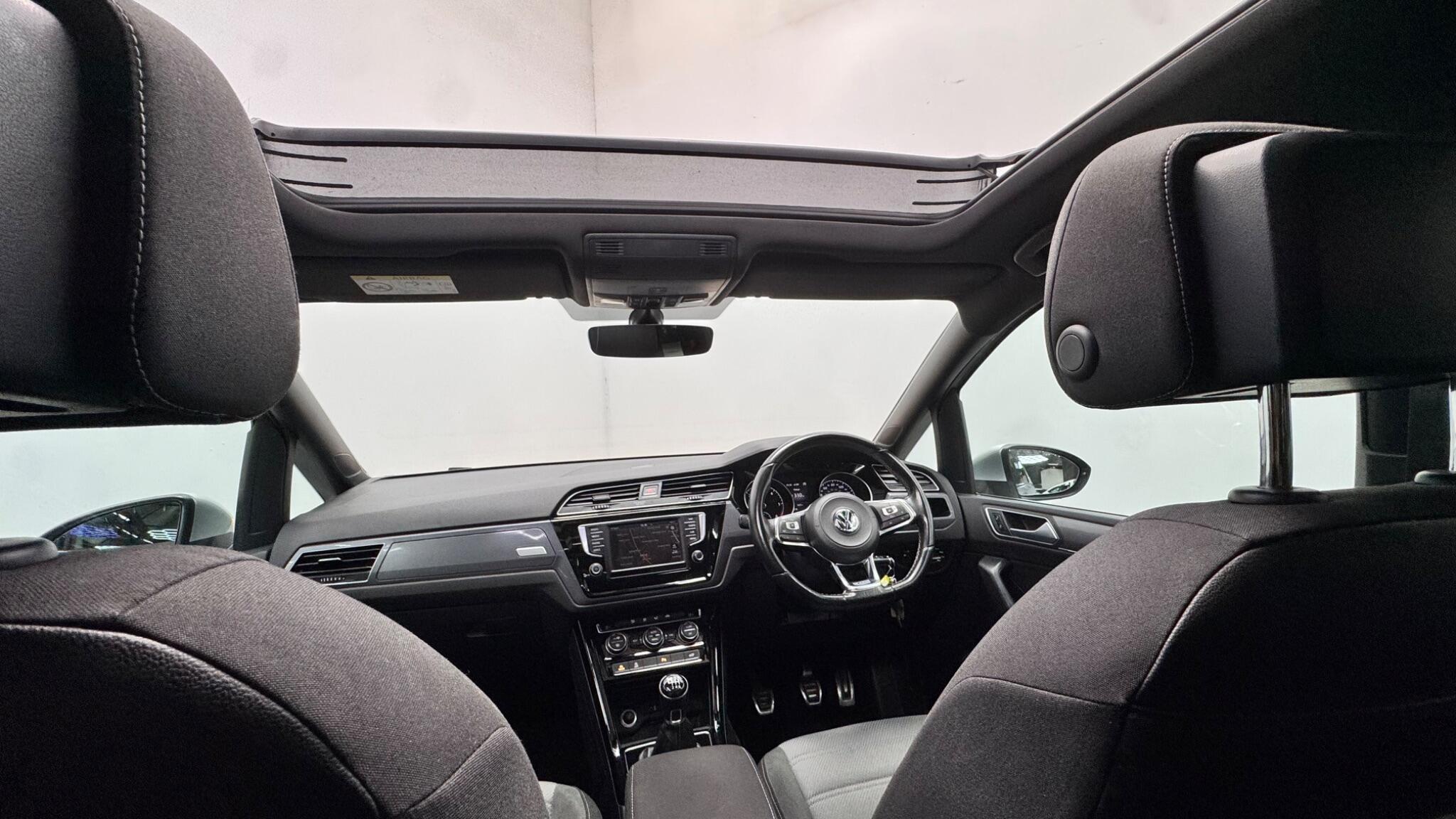 Volkswagen Touran view 44