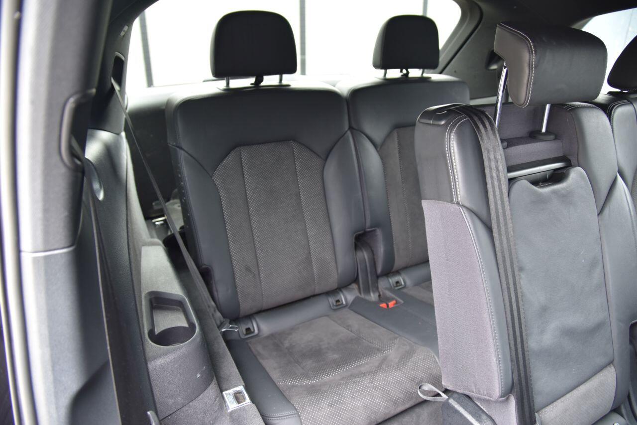 Audi Q7 view 26