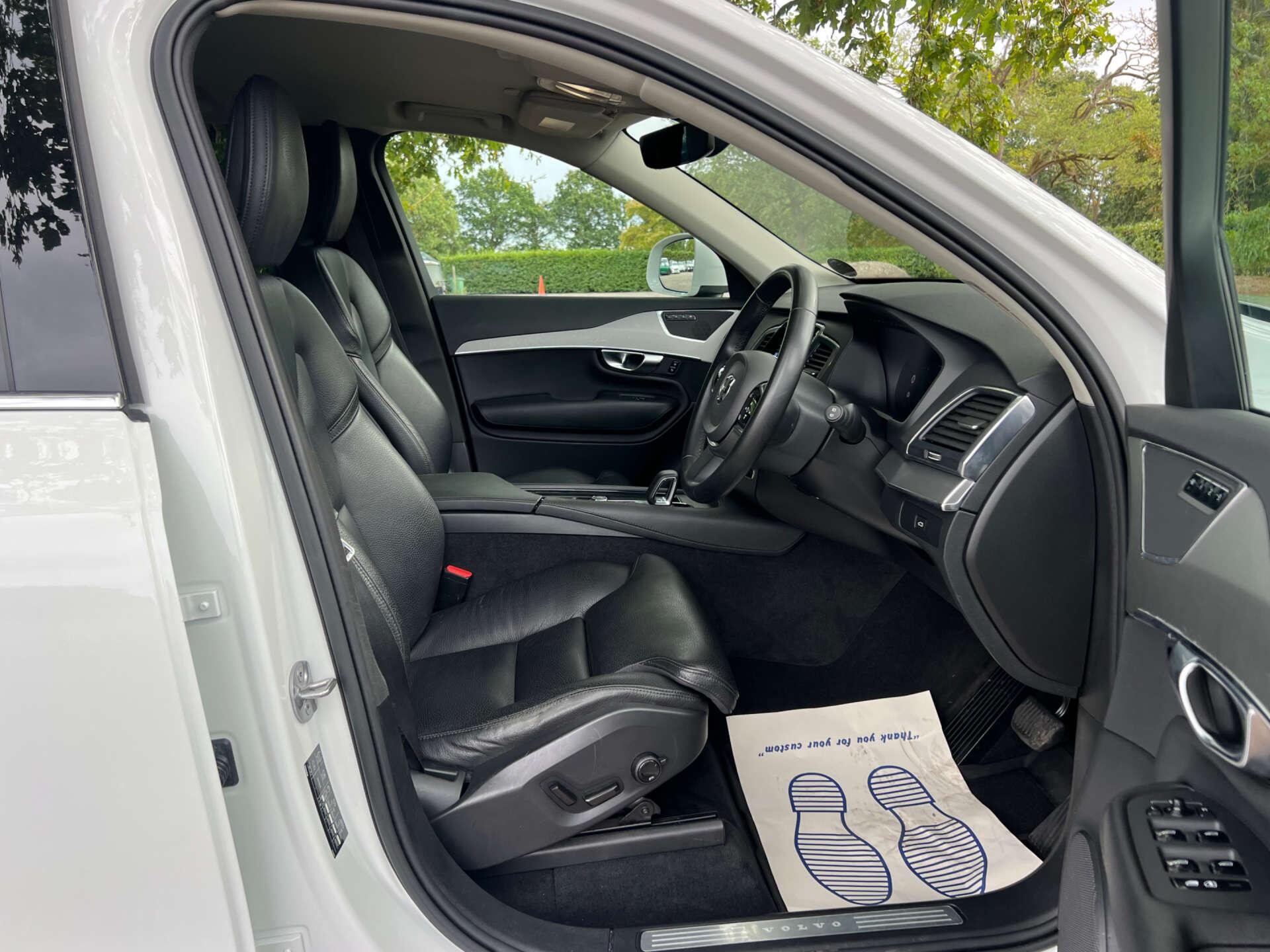 Volvo XC90 view 37