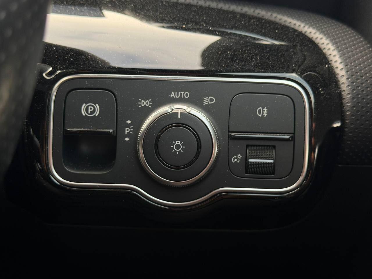 Mercedes-Benz A-Class view 33