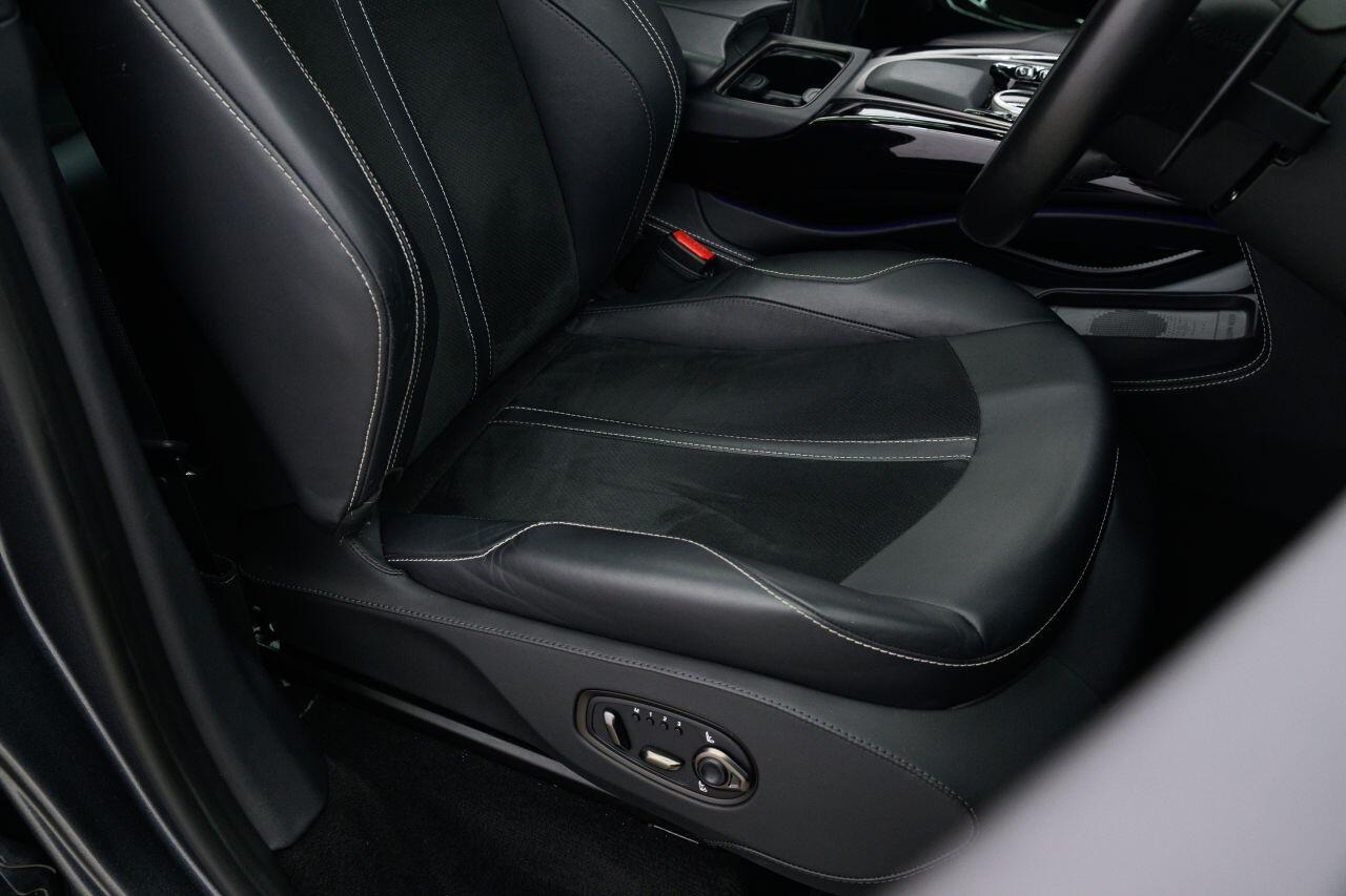 Aston Martin DBX view 20