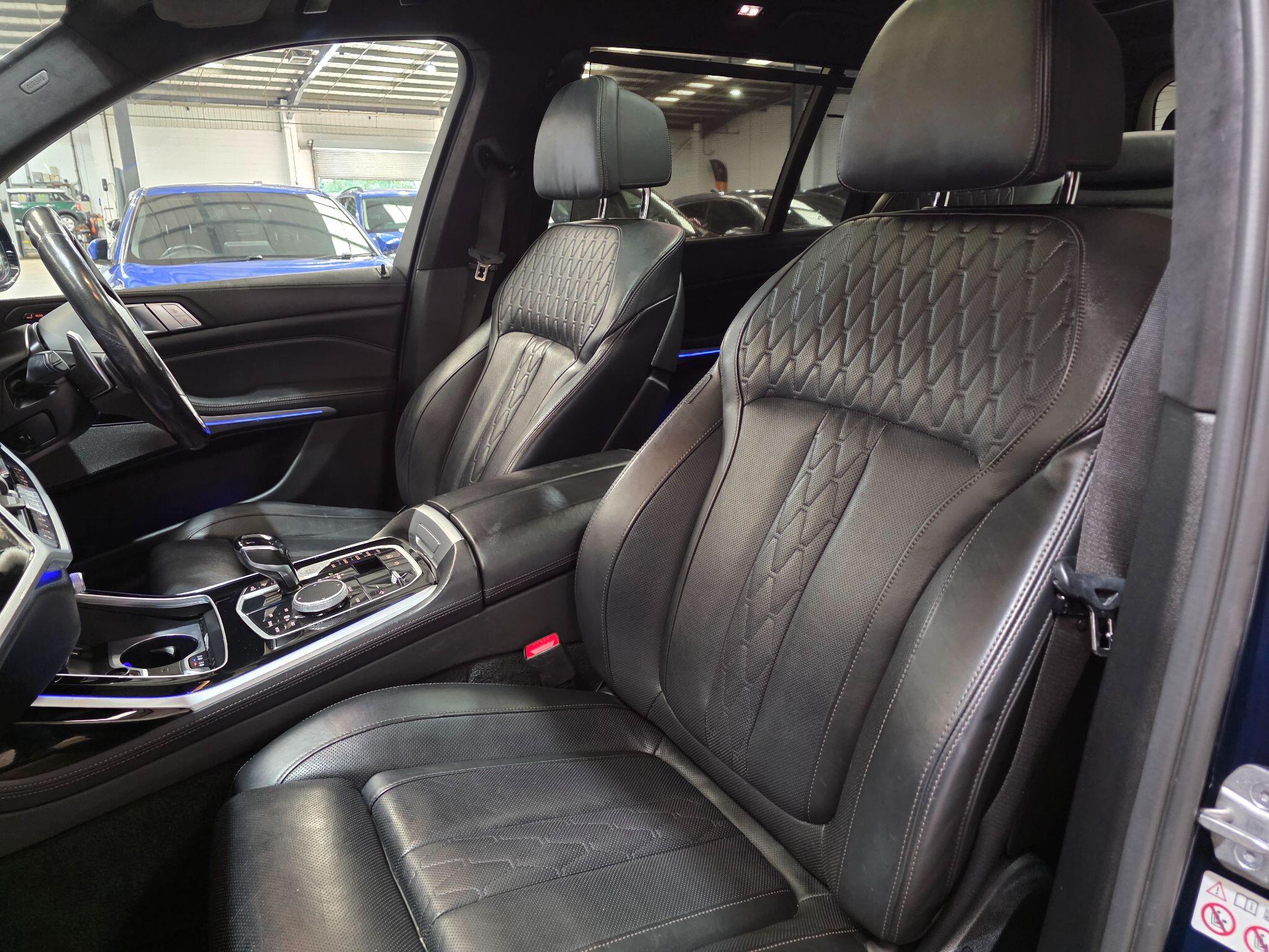 BMW X7 view 64