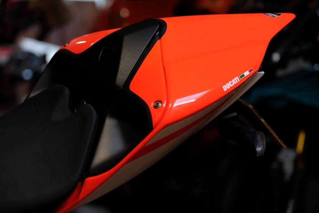 Ducati 1199 Superleggera view 24
