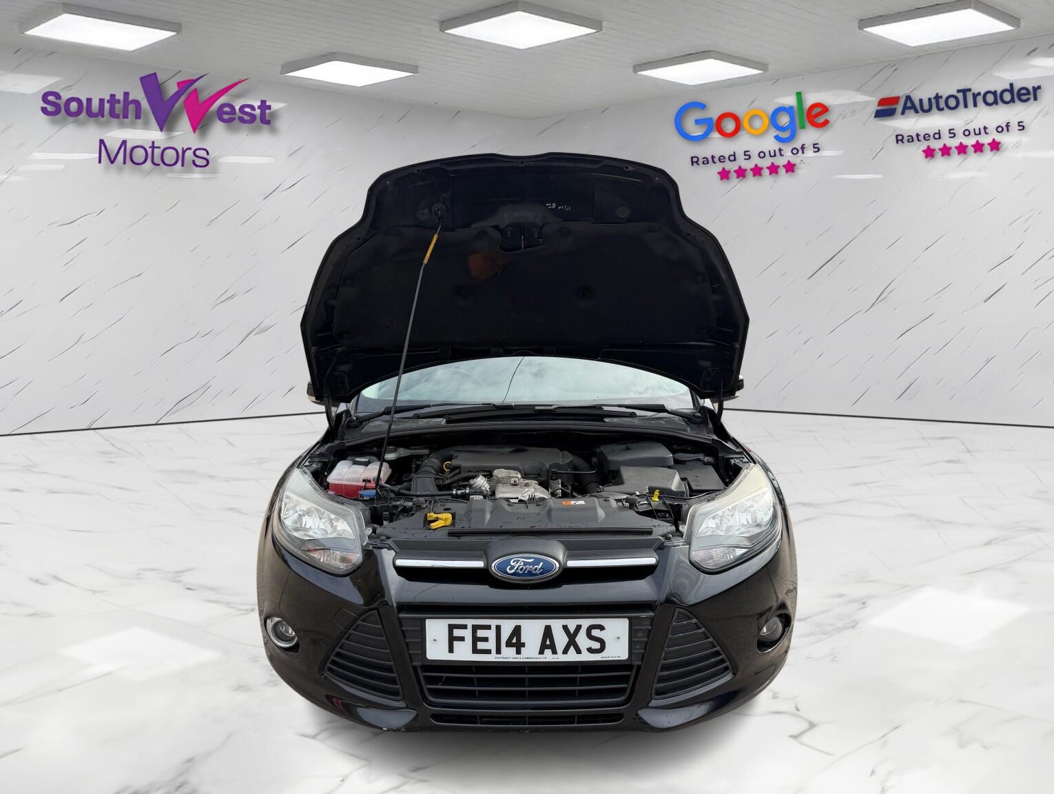 Ford Focus view 13