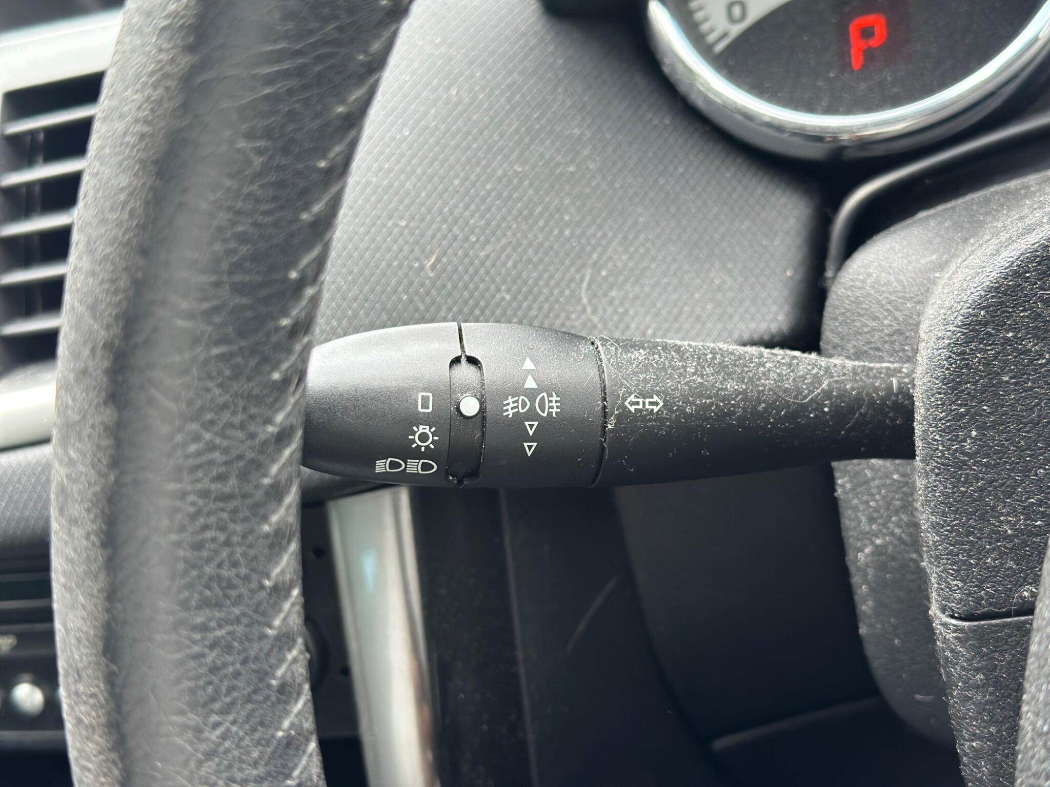 Peugeot 207 view 21