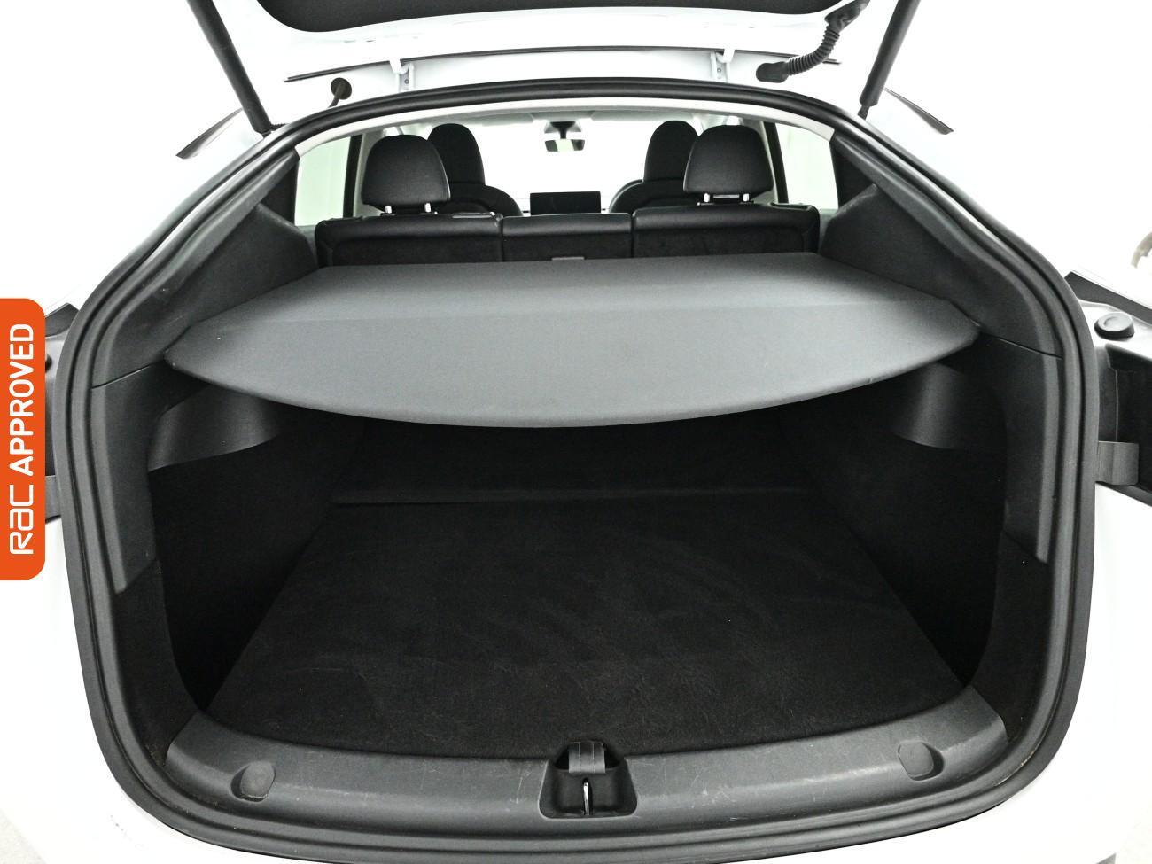 Tesla Model Y view 29