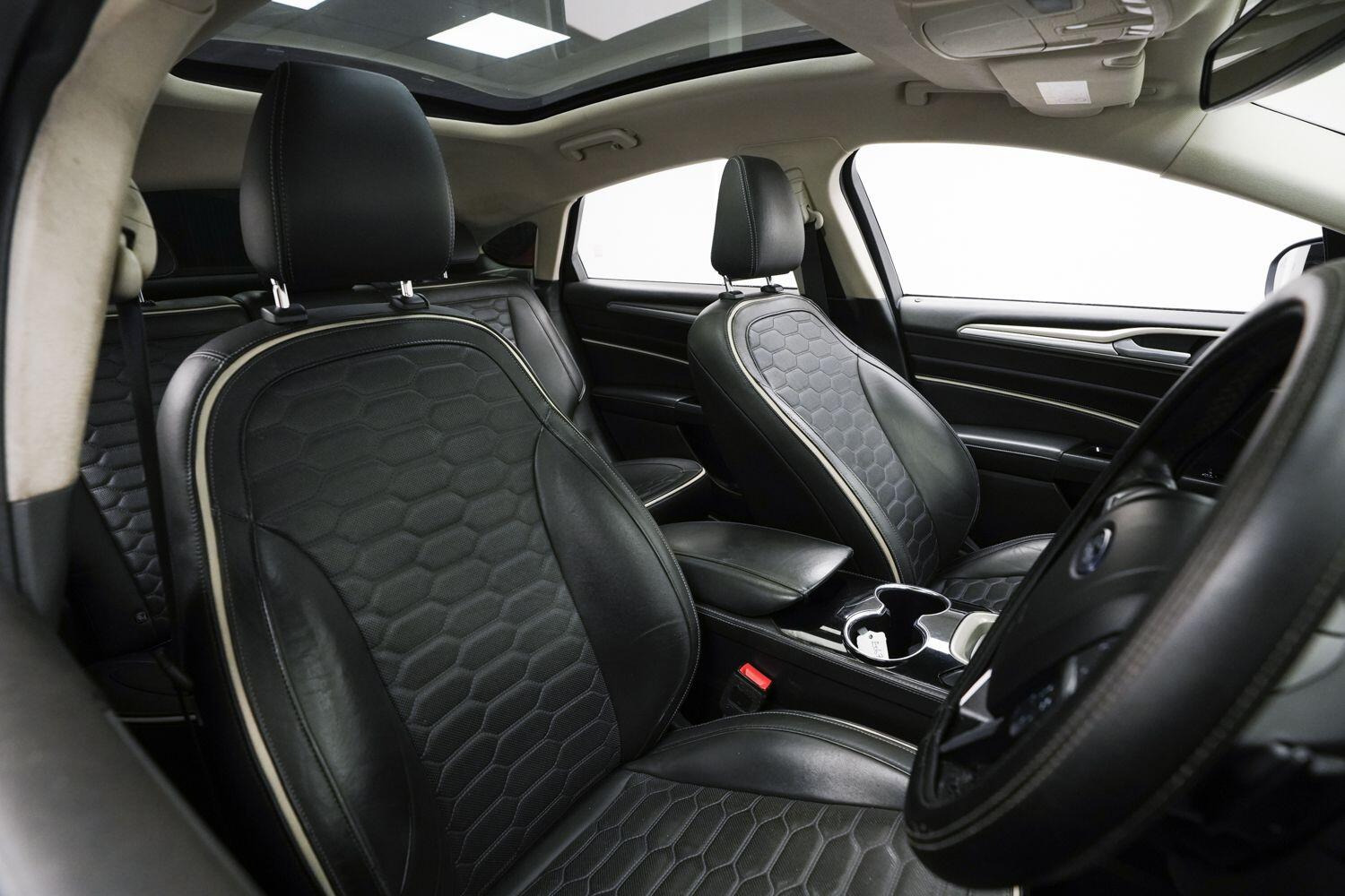 Ford Mondeo view 9