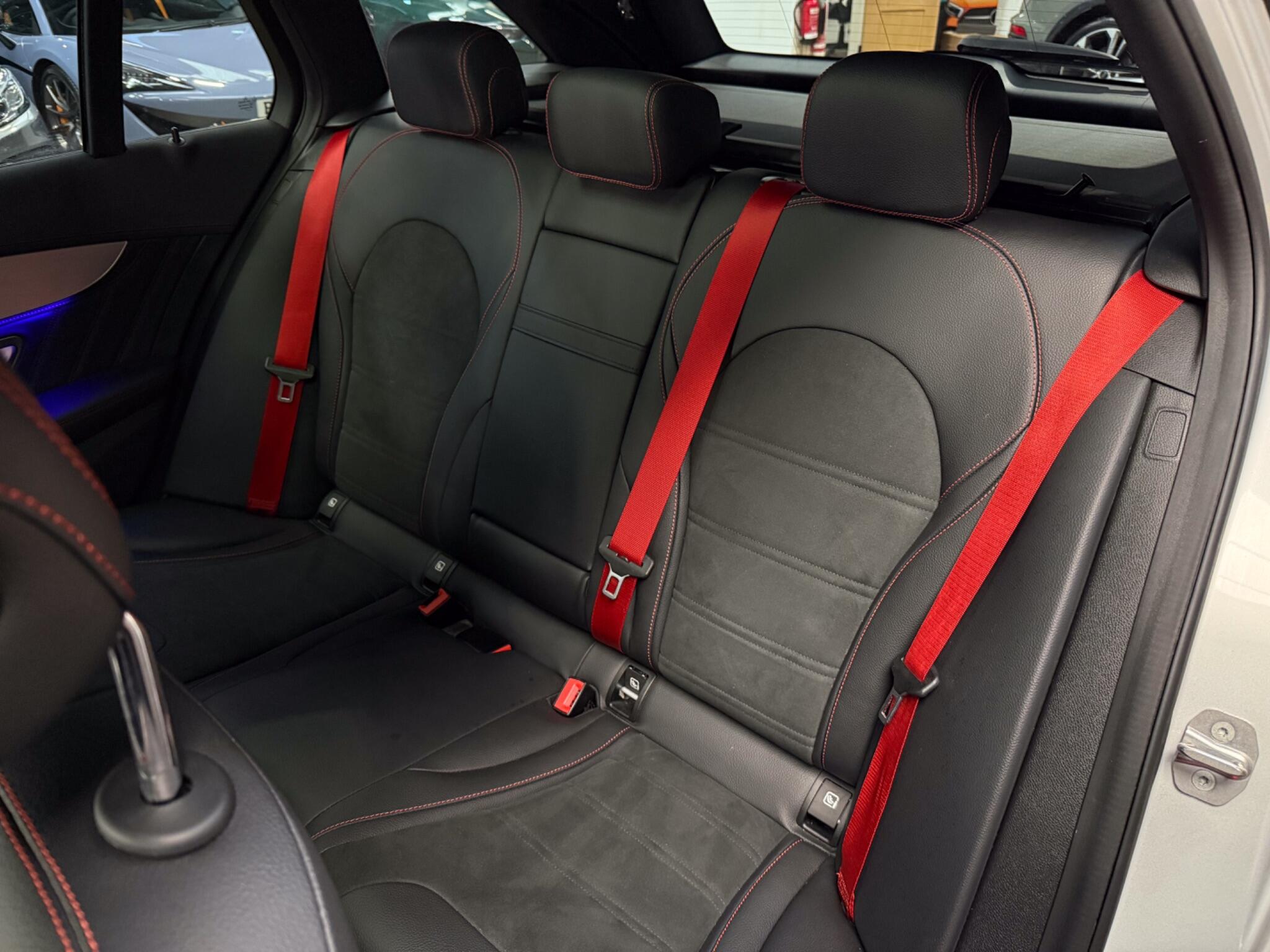 Mercedes-Benz C-Class view 32