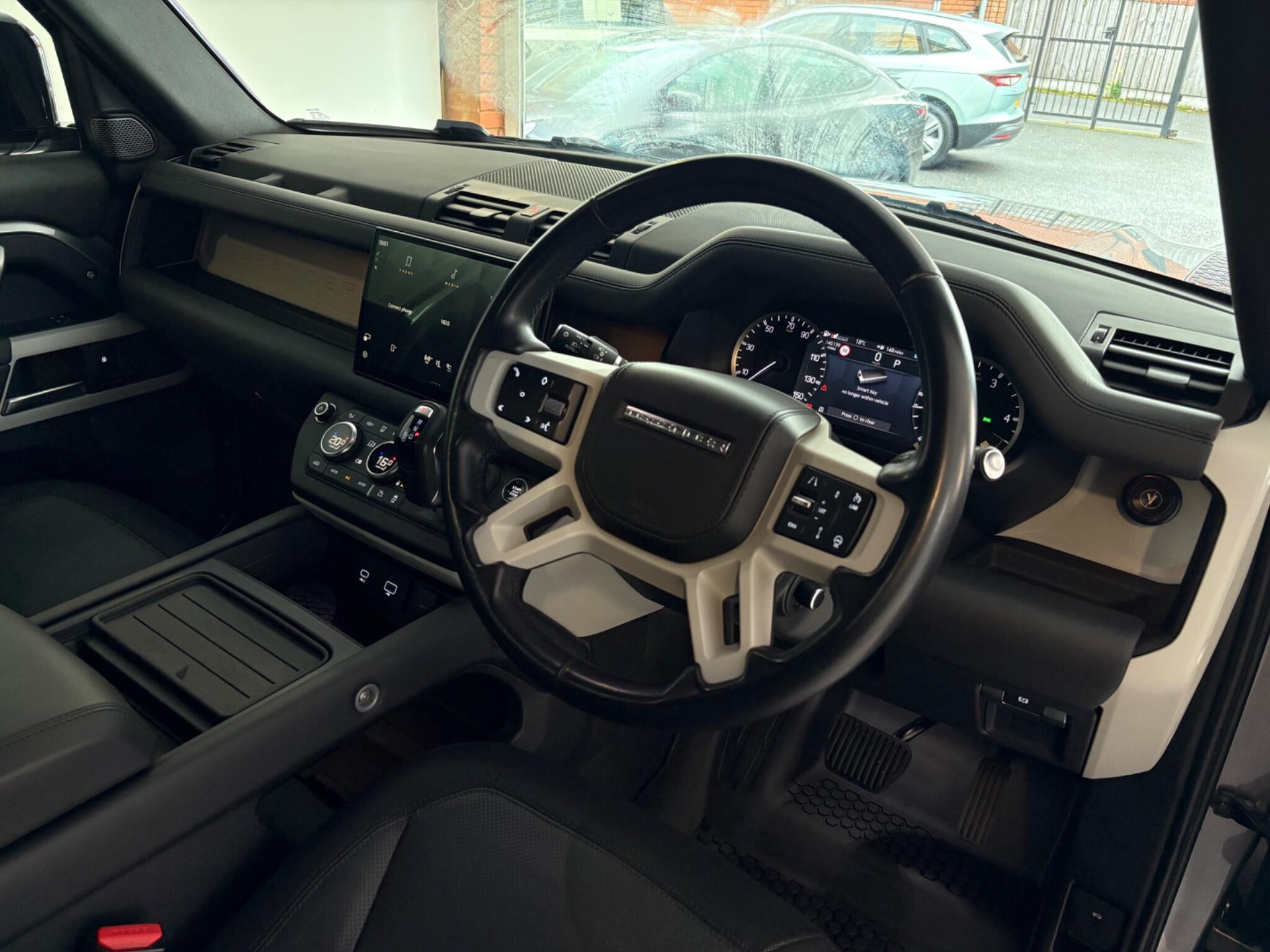 Land Rover Defender view 18